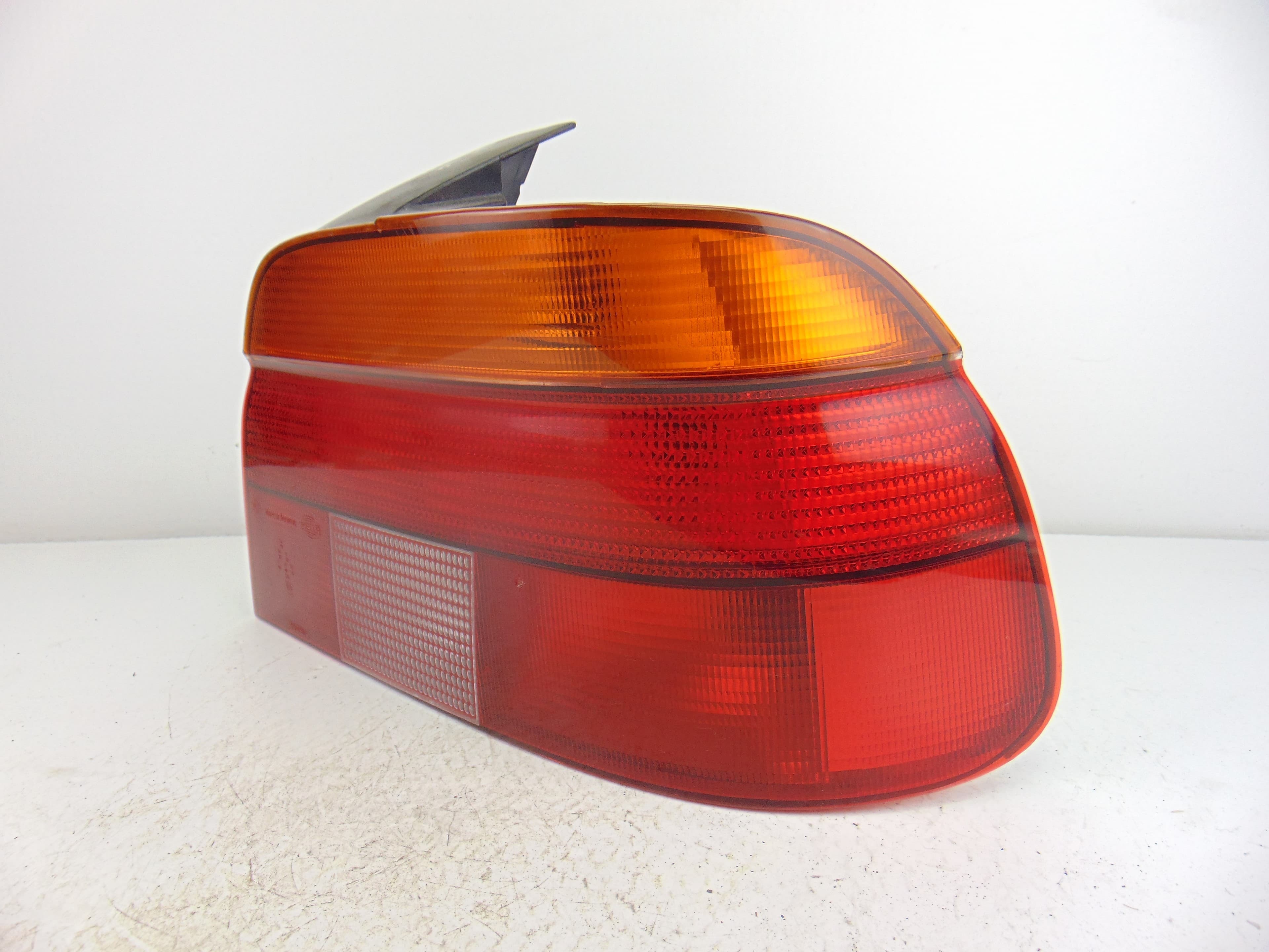 Piloto trasero derecho, BMW Serie 5 Berlina (E39) 523i 1996 usado 2