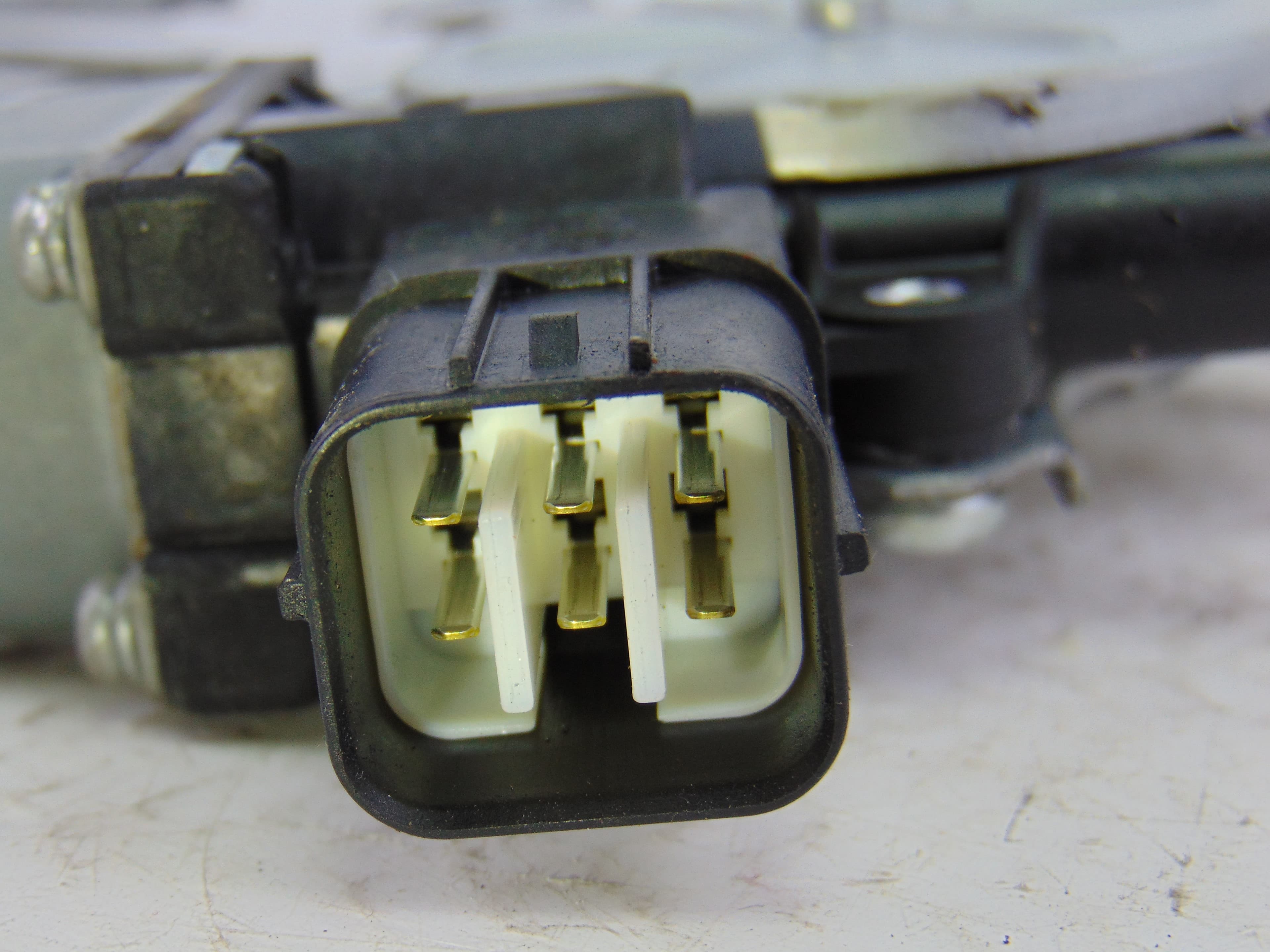 Elevalunas delantero derecho, Citroen C-crosser Vtr 2009 usado 2