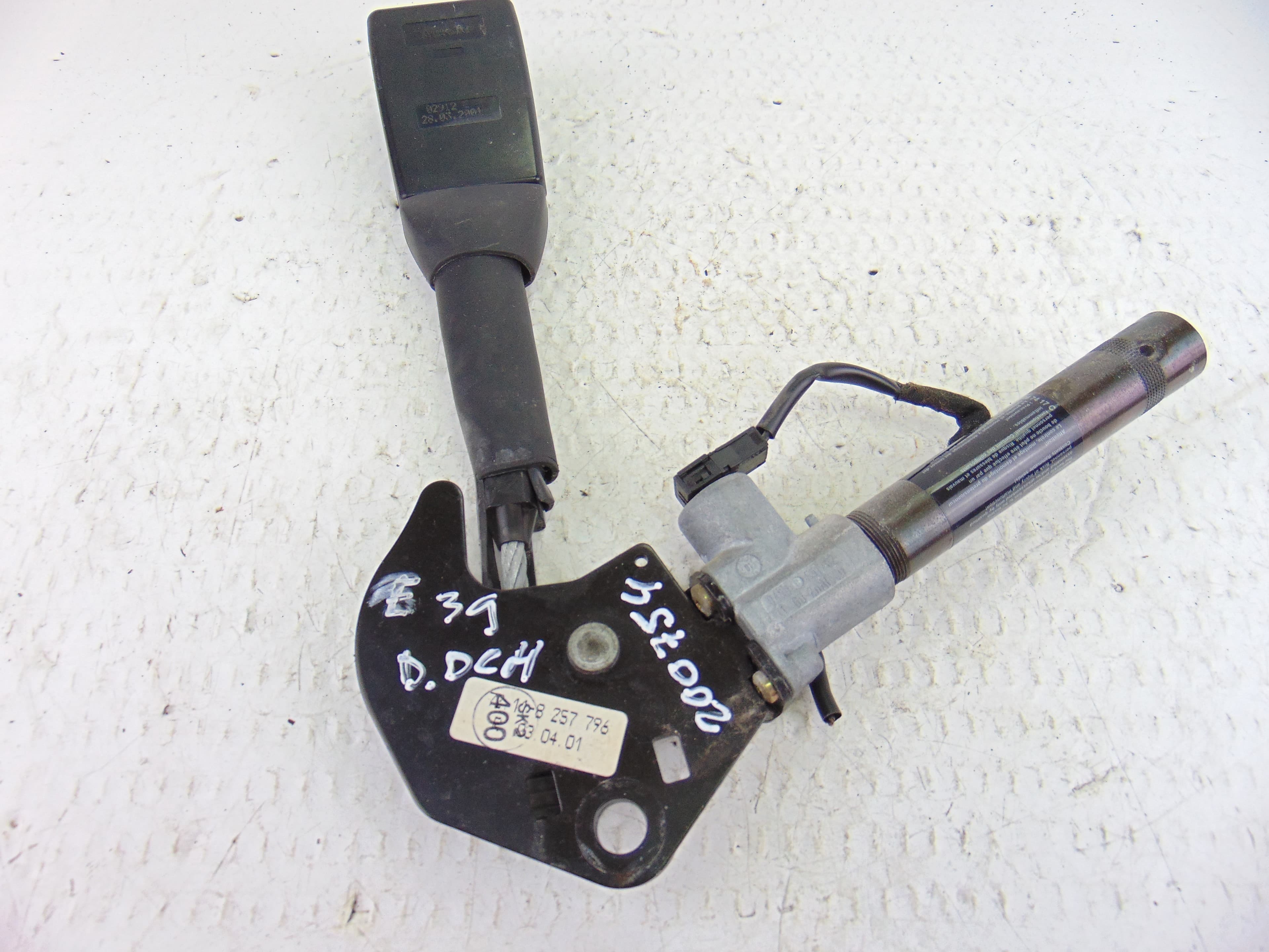 Pretensor airbag derecho, BMW Serie 5 Berlina (E39) 525i 2001 usado 2