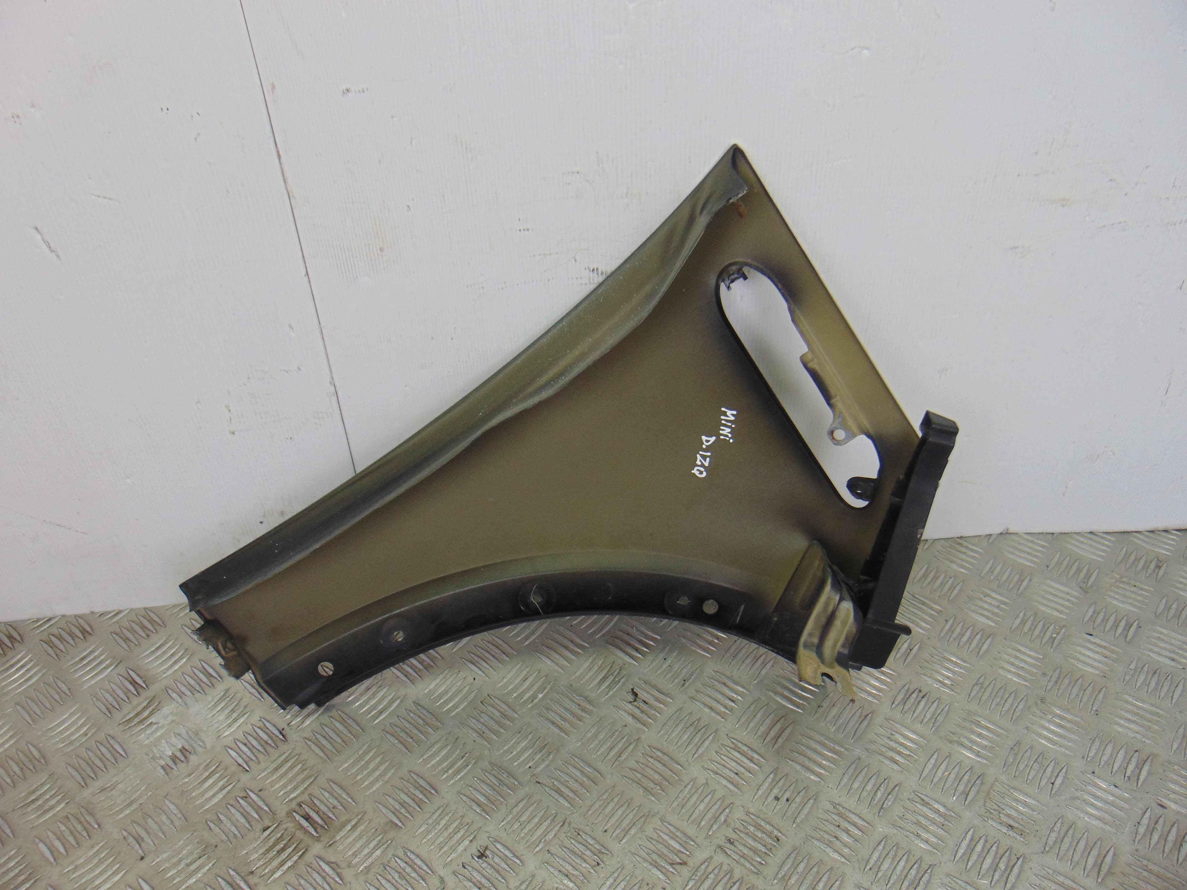 Aleta delantera izquierda, Mini Mini (R50,R53) One D 2004 usado 2