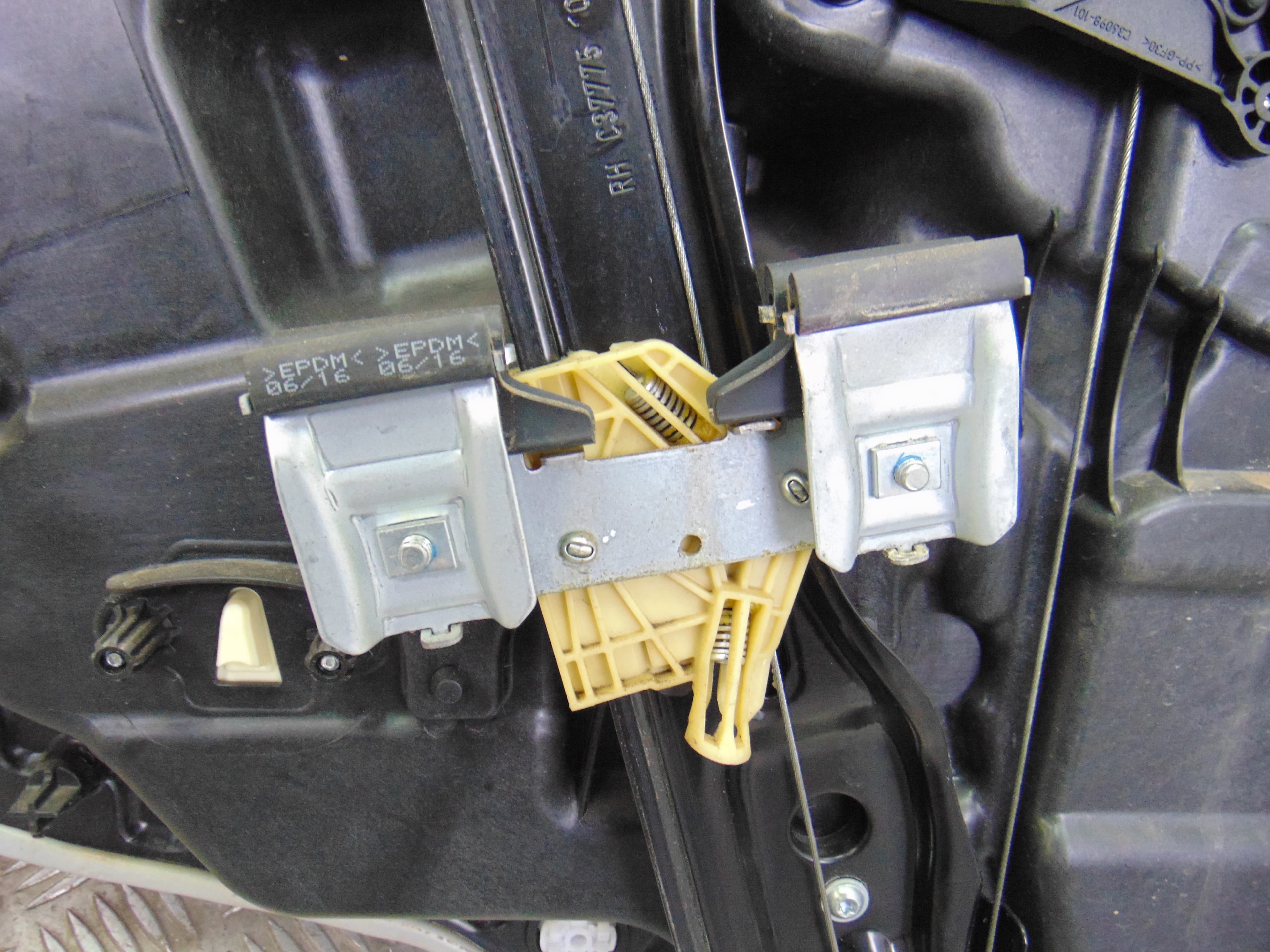 Elevalunas delantero derecho, Fiat 500X (334) Mirror 2017 usado 2