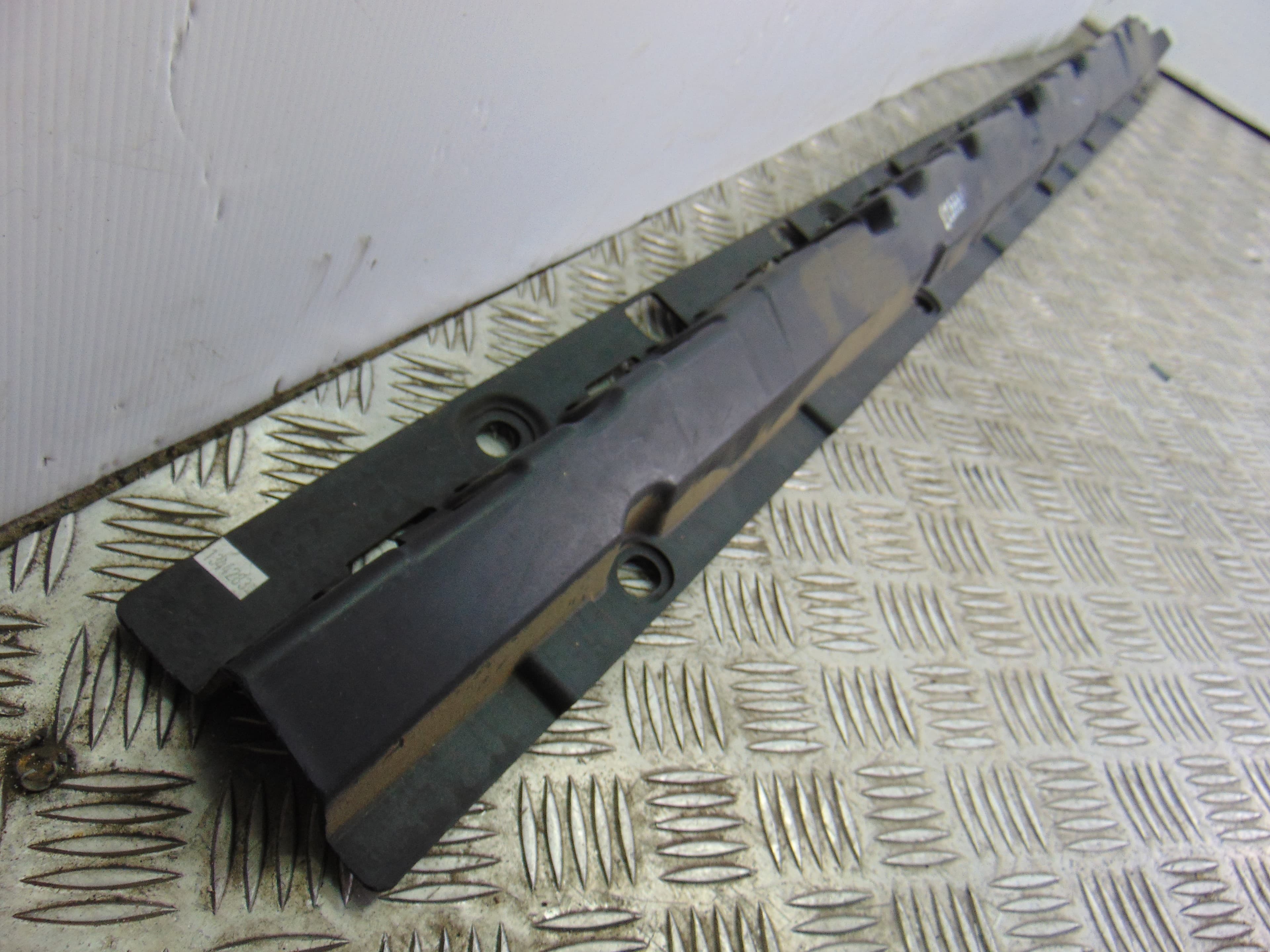 Faldon lateral, 7207195 usado 2