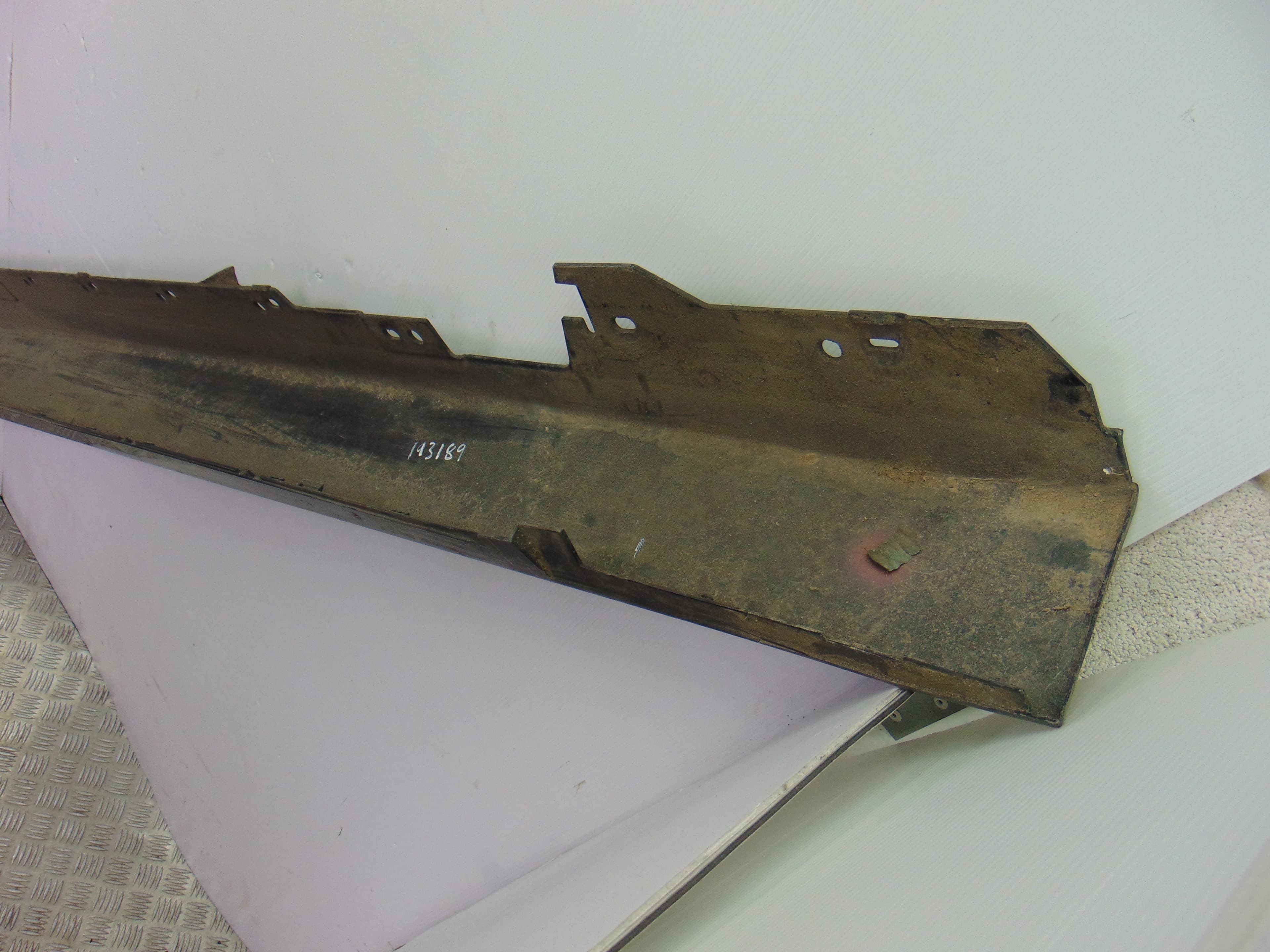Faldon lateral, 7256912 usado 2