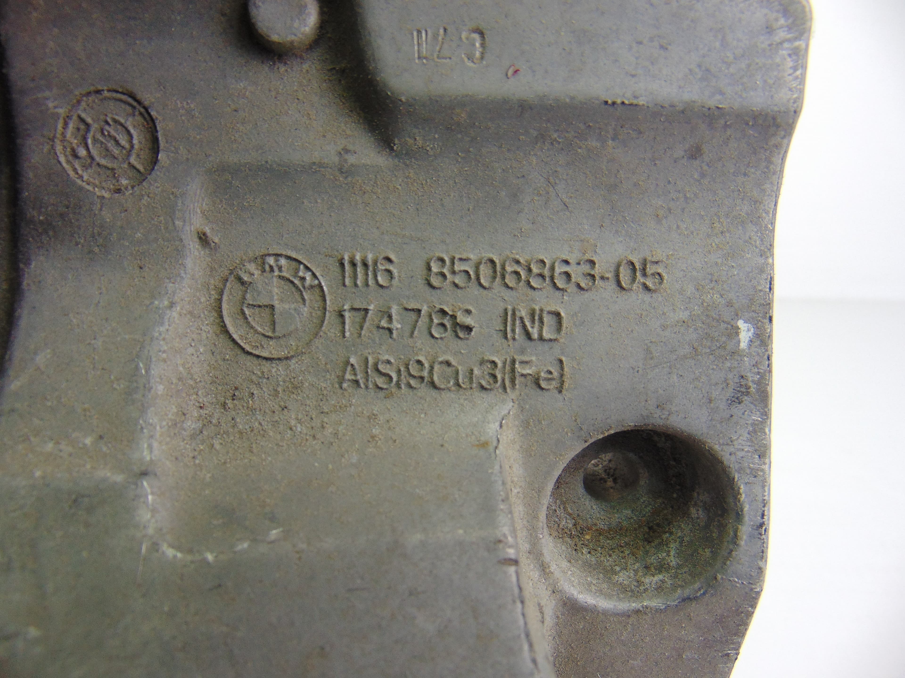 Soporte alternador, 8506863 usado 2