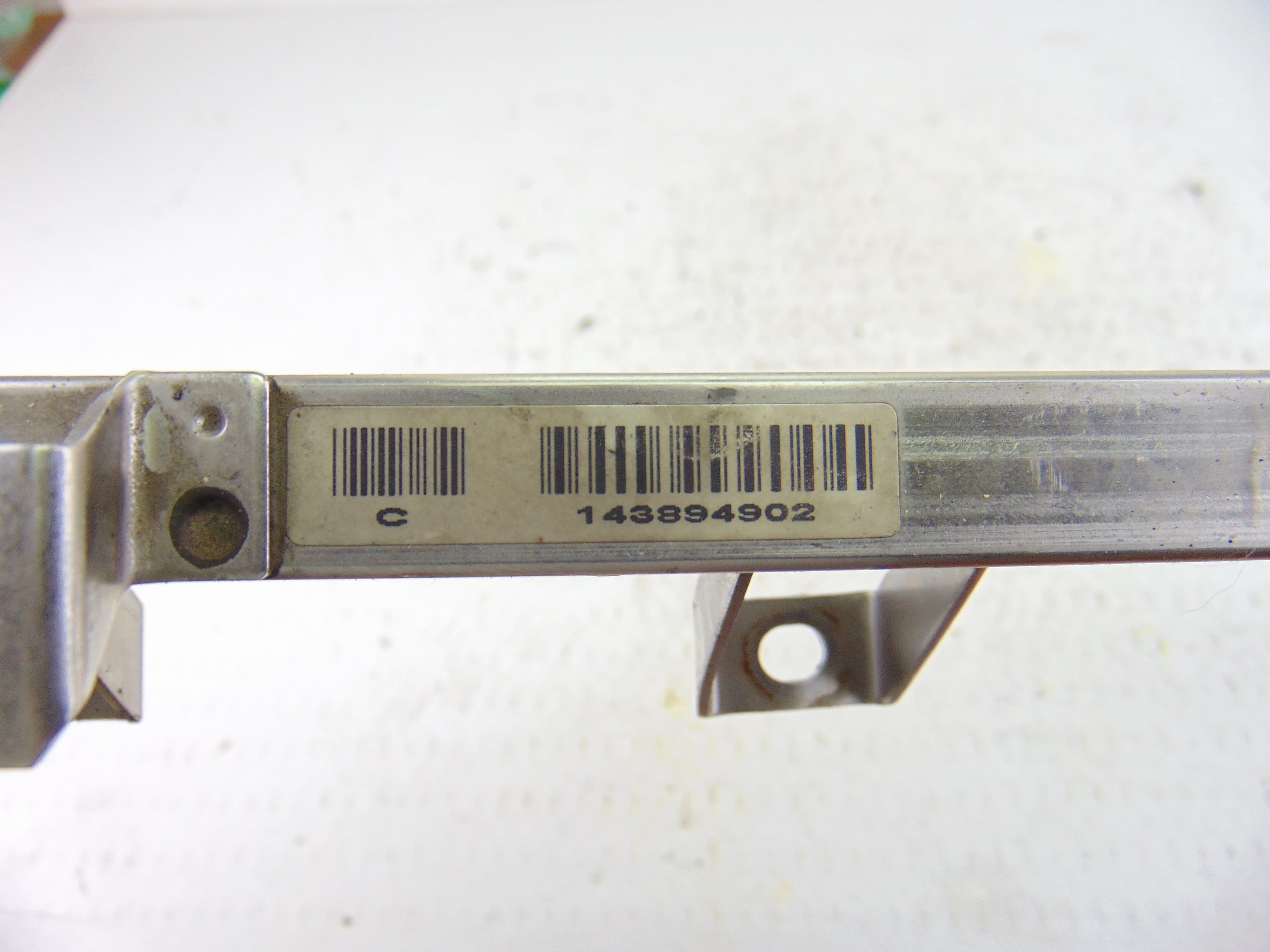 Rampa inyectora, BMW Serie 5 Berlina (E39) 525i 2001, 1437442 usado 2