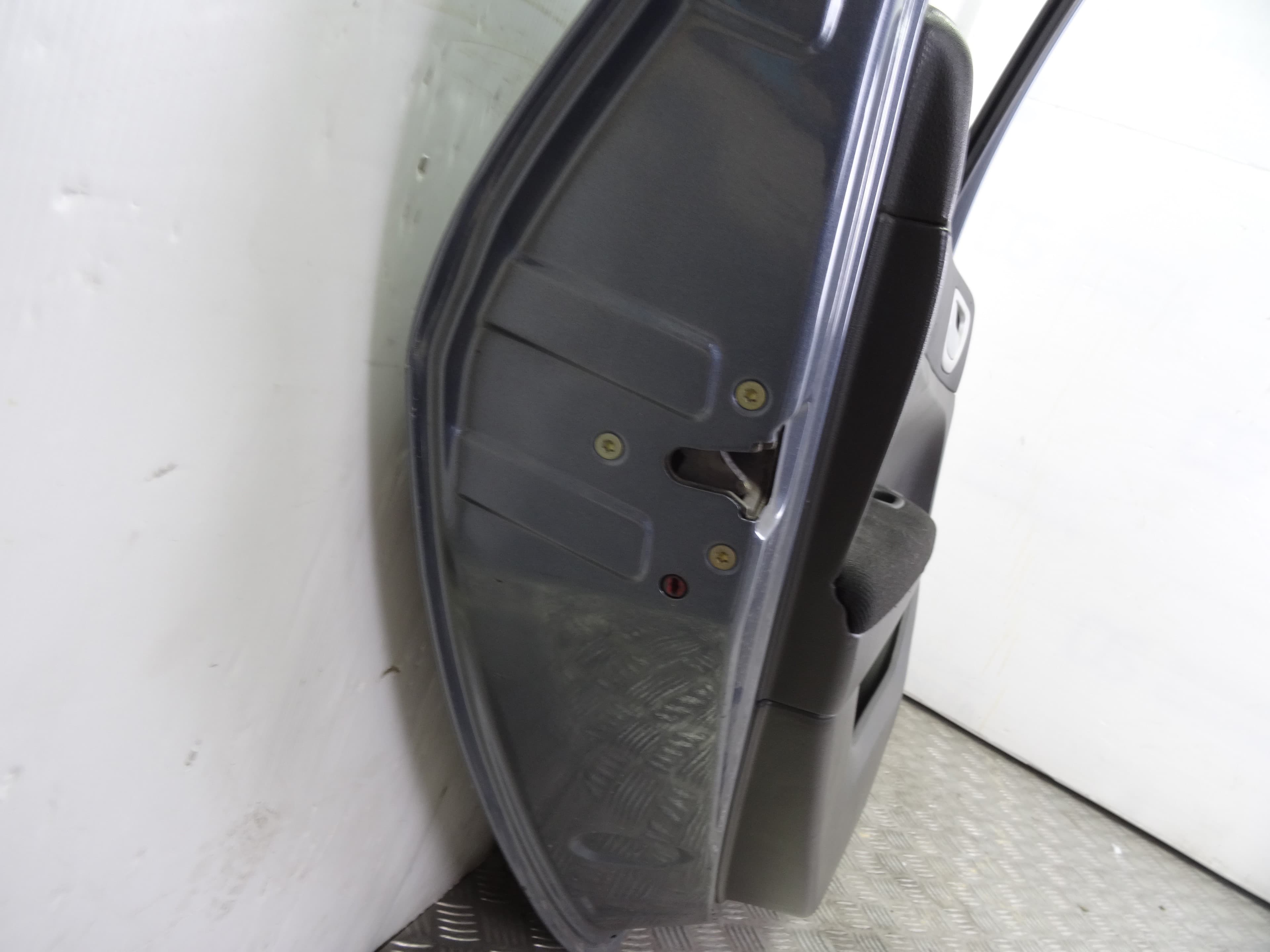 Puerta trasera izquierda, Peugeot 307 Berlina (S2) X-Line 2006 usado 2