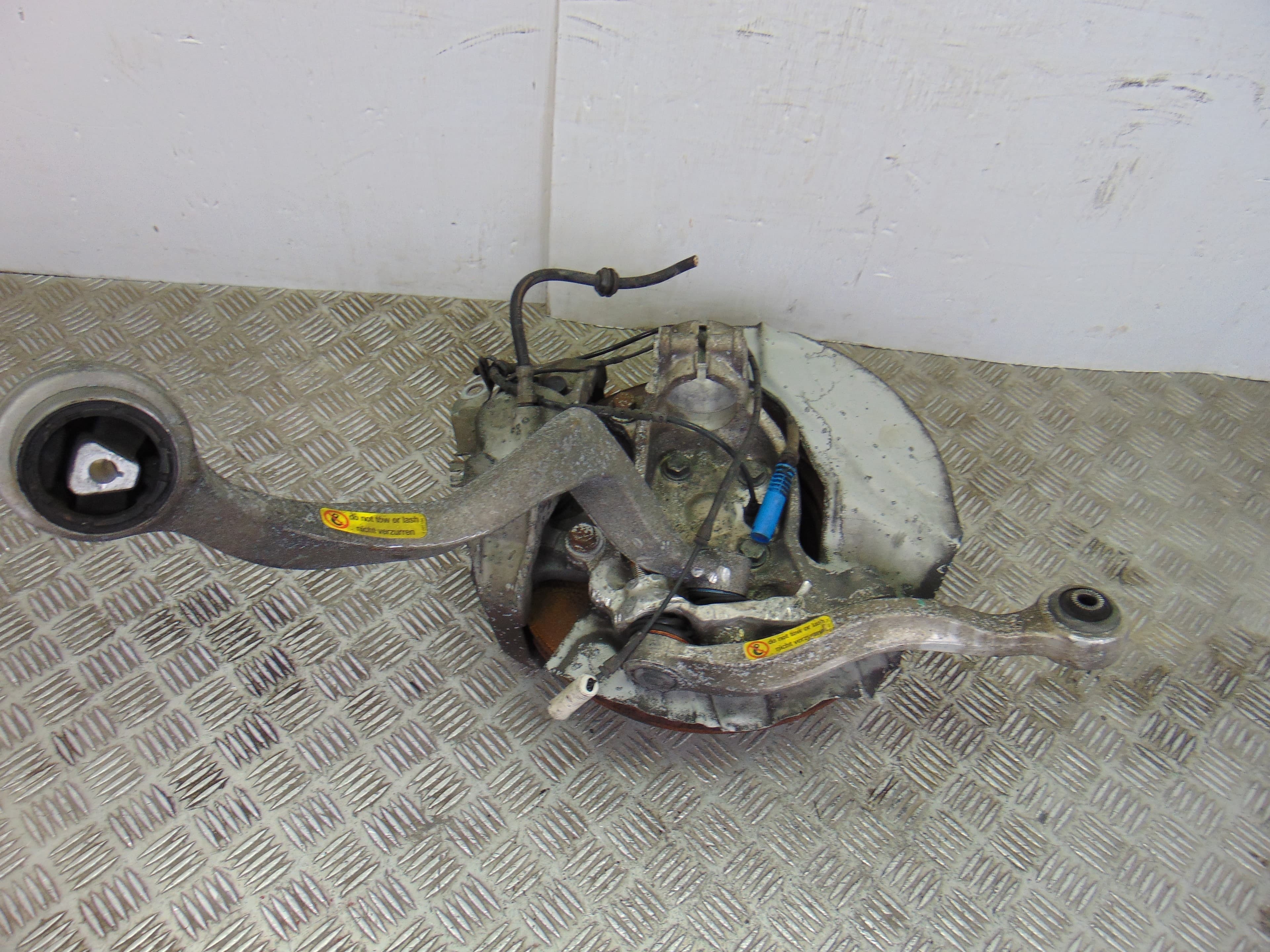 Mangueta delantera izquierda, BMW Serie 7 (E65/E66) 740d 2007 usado 2