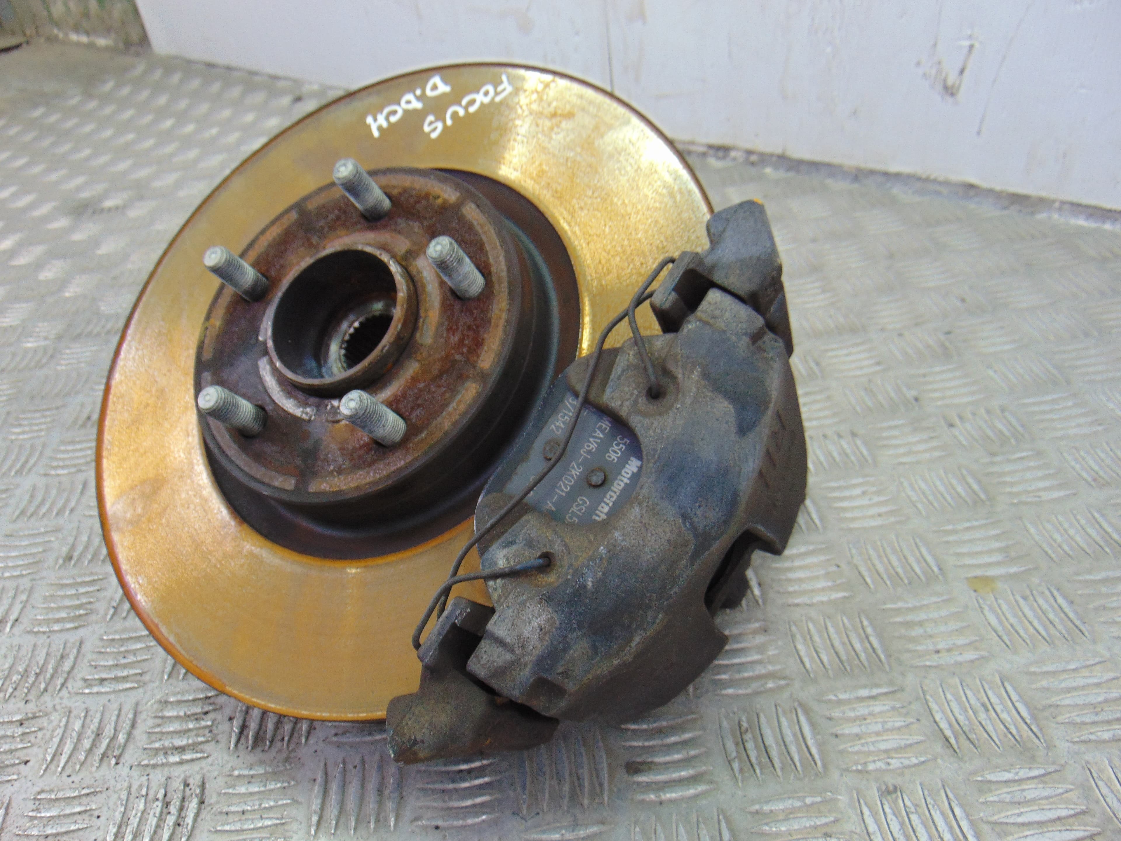 Mangueta delantera derecha, Ford Focus Berlina (CB8) Trend 2011 usado 2