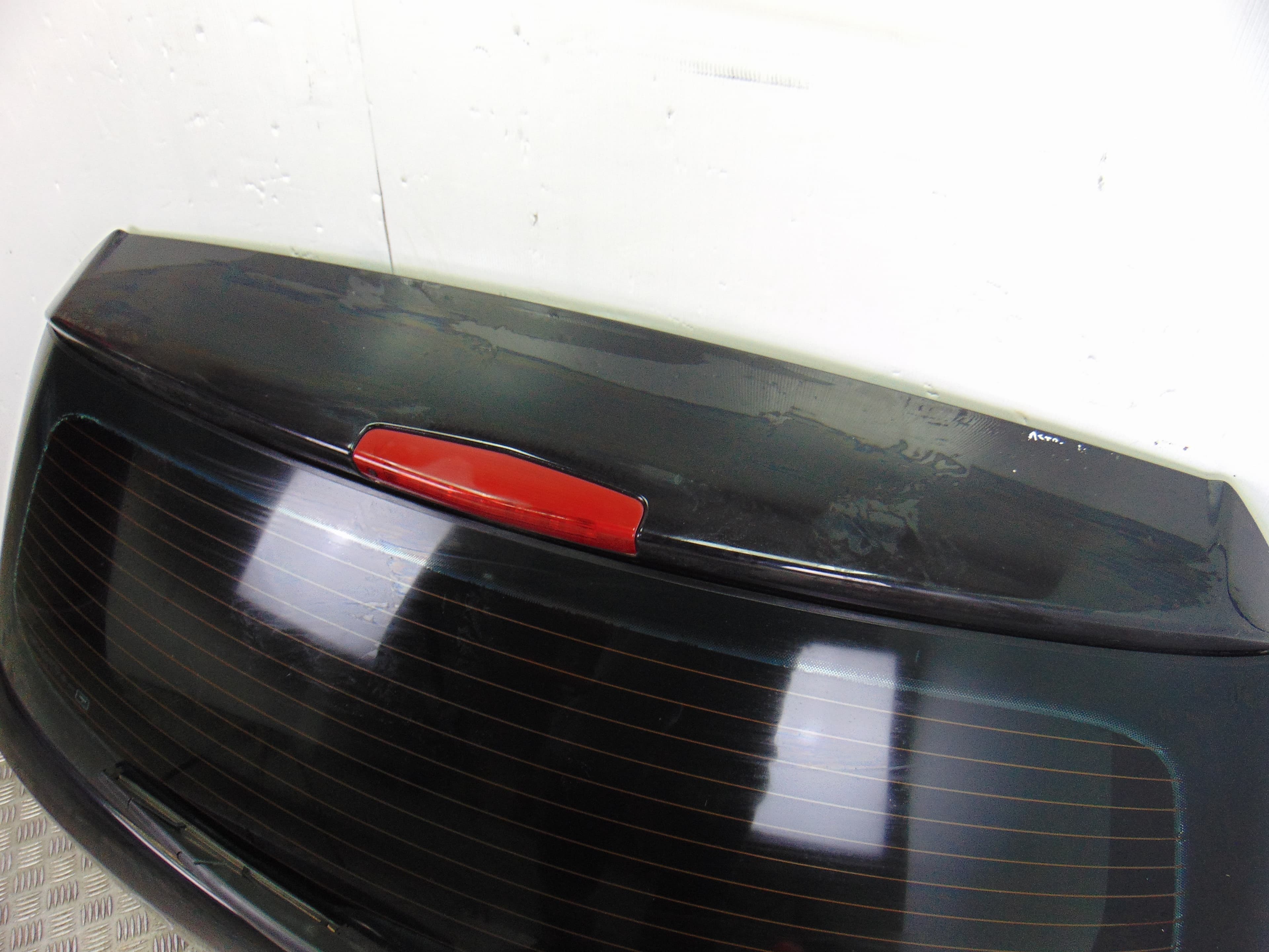 Porton trasero, Opel Astra H Berlina Sport 2005 usado 2