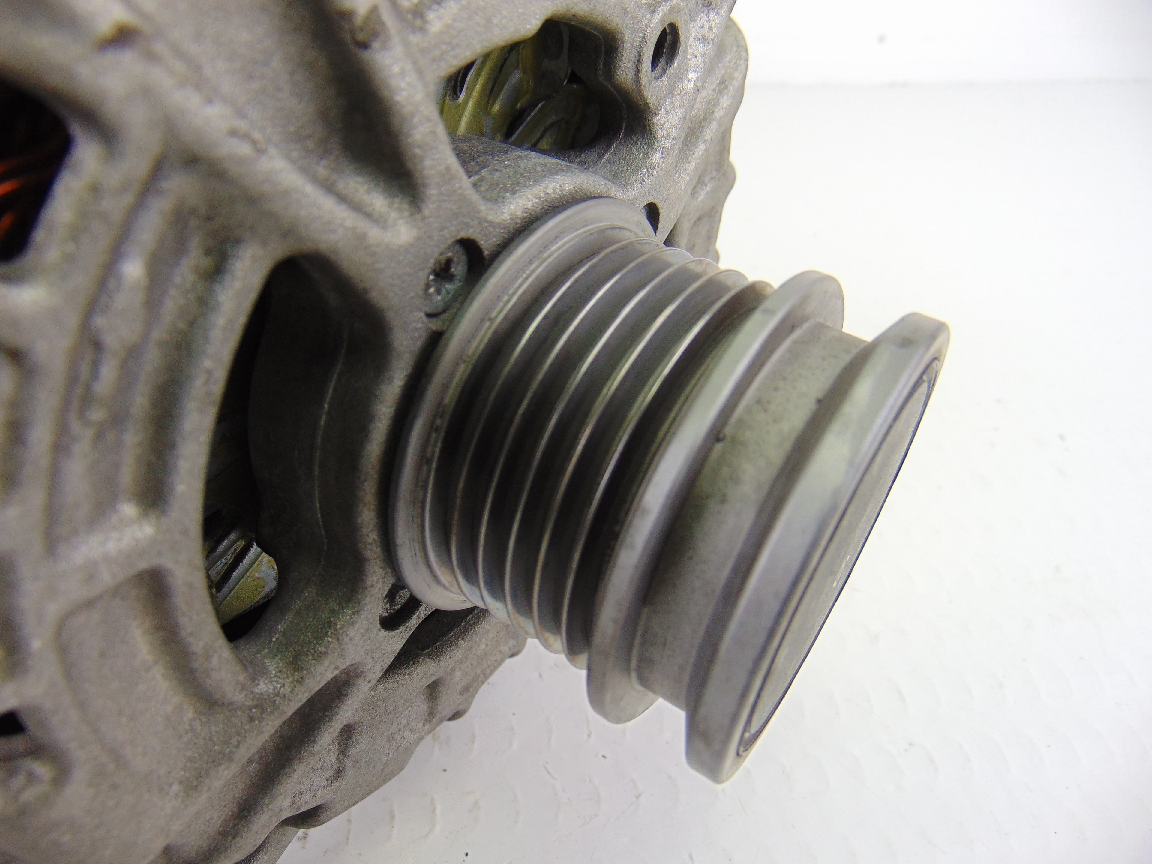 Alternador, 04E903023J usado 2
