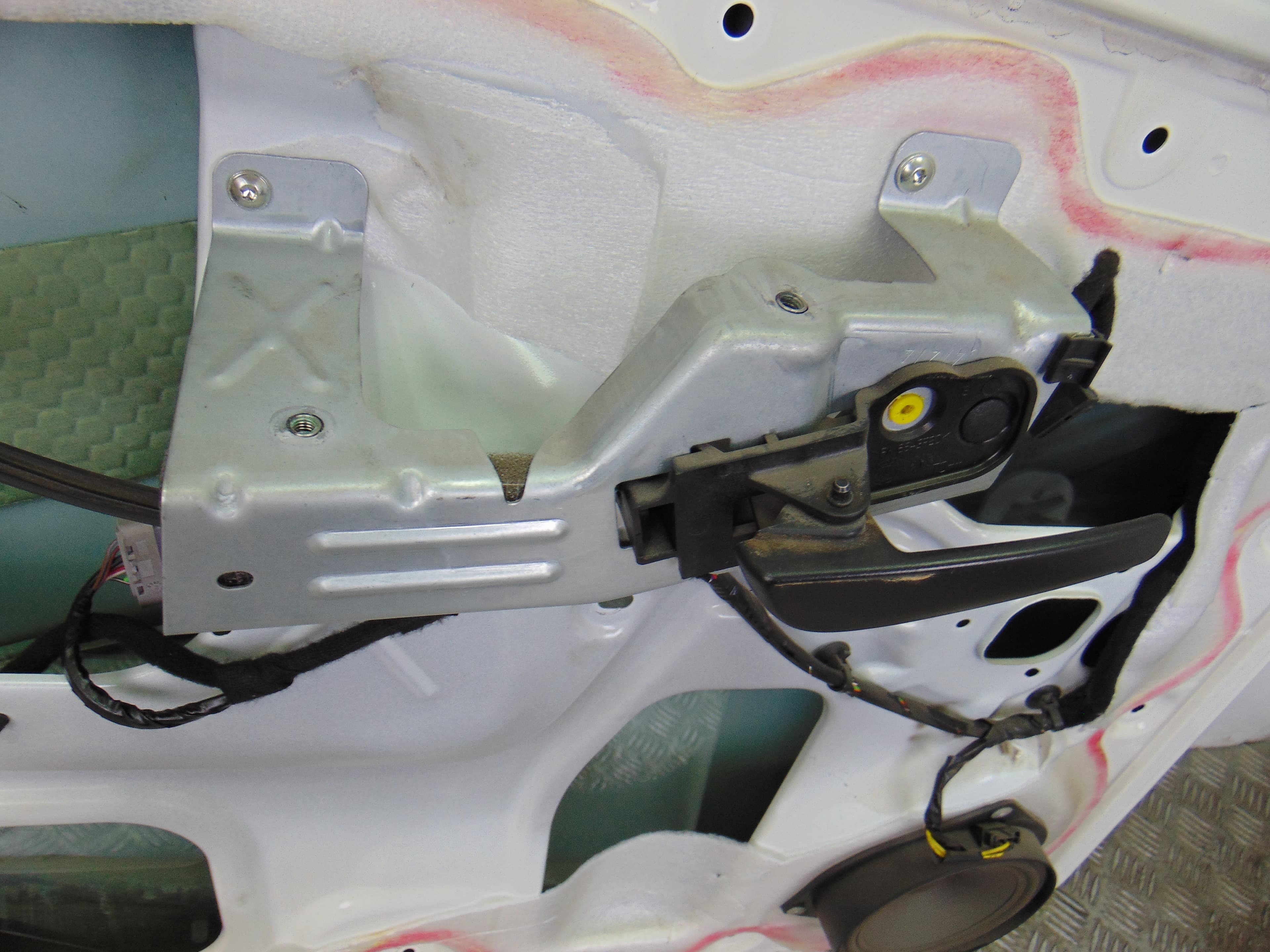 Puerta delantera izquierda, Citroen Nemo Attraction 2015 usado 2