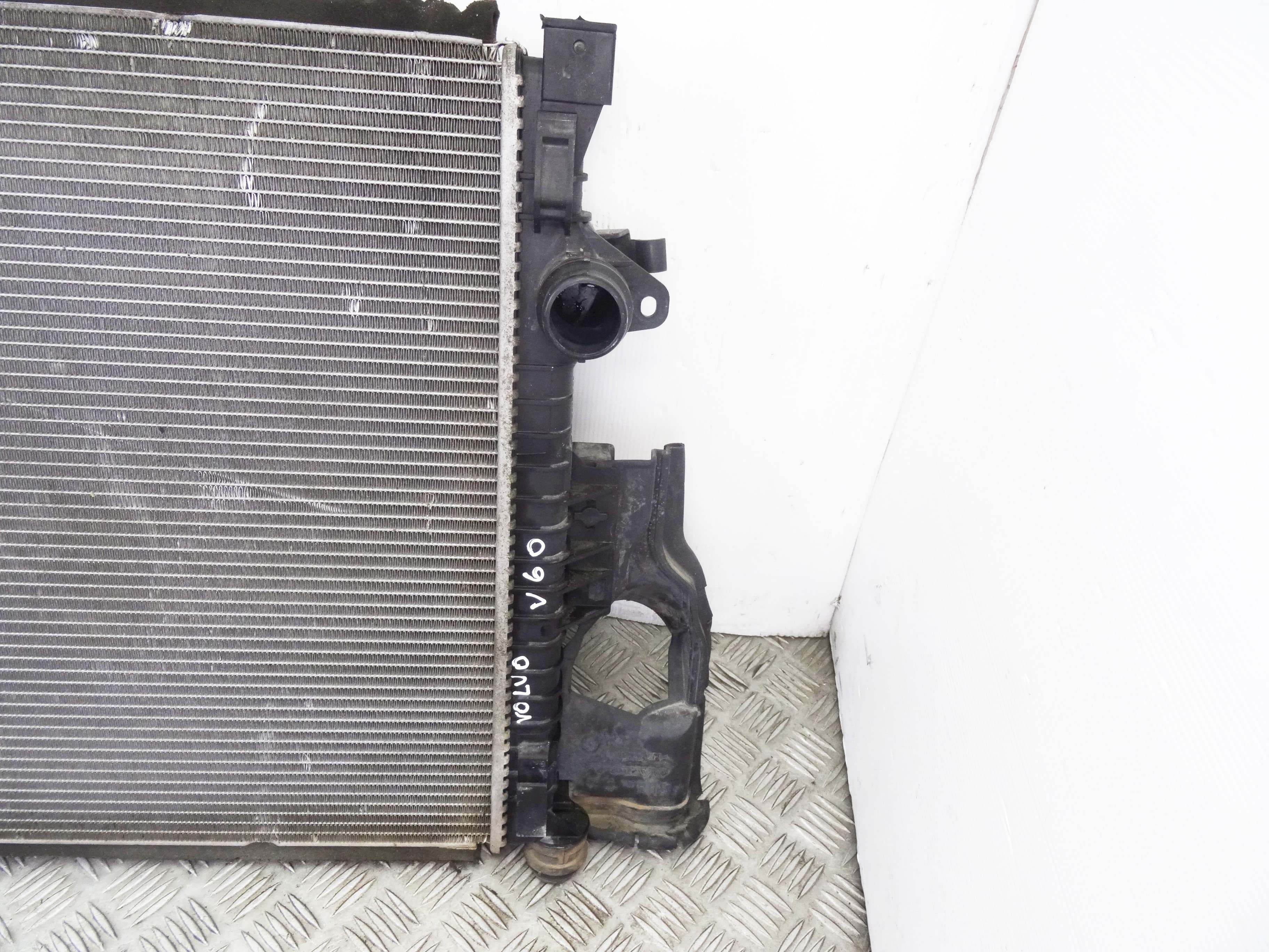Radiador agua, Volvo V60 Familiar Summum 2014 usado 2