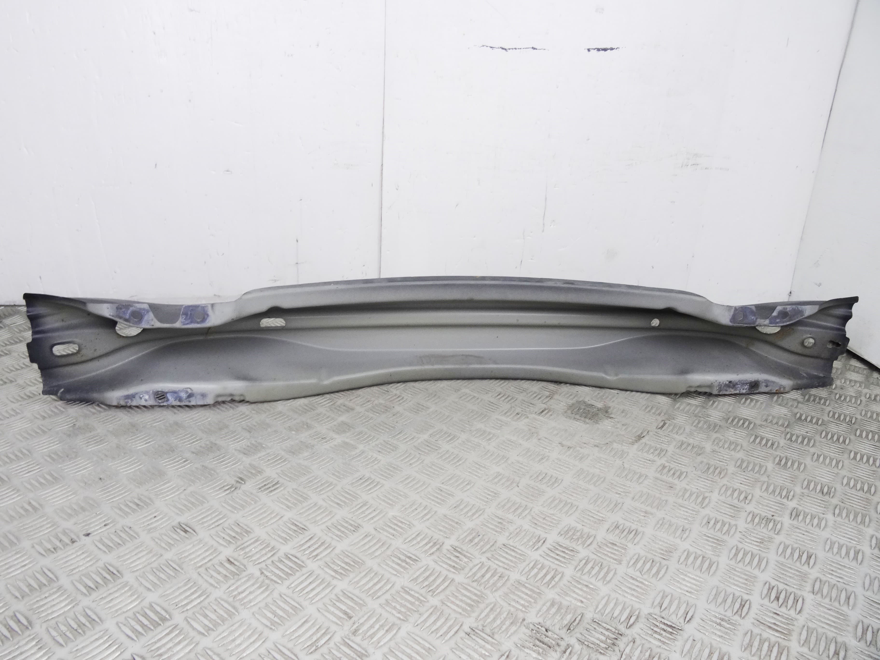 Refuerzo paragolpes trasero, Volvo V60 Familiar Summum 2014 usado 2