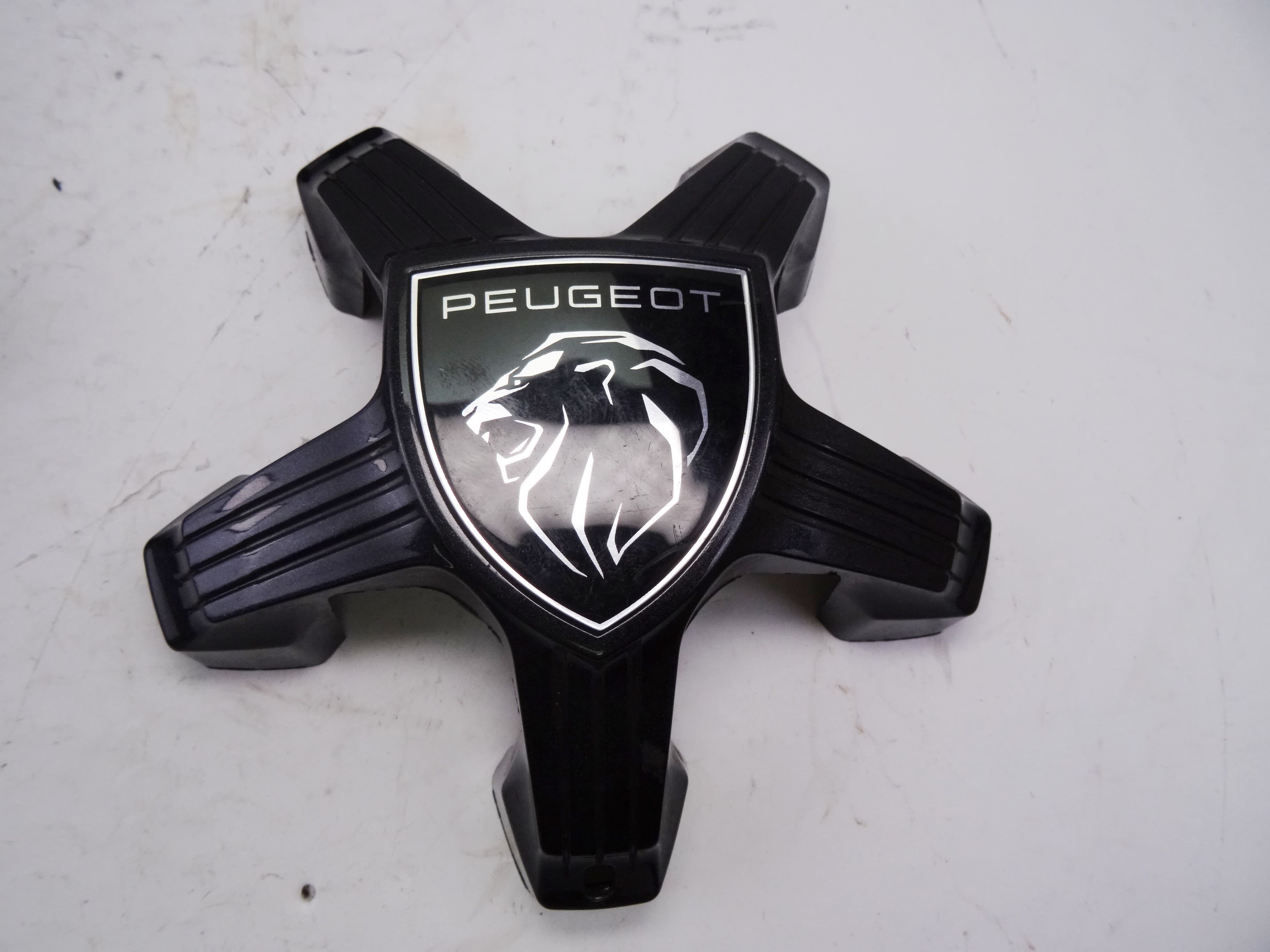 Tapacubos, Peugeot 308 (P5) Active Pack 2022, 9836678580 usado 2