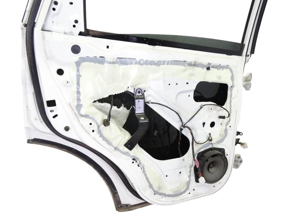 Puerta trasera izquierda, Ssangyong Actyon 200 Xdi 2010 usado 2