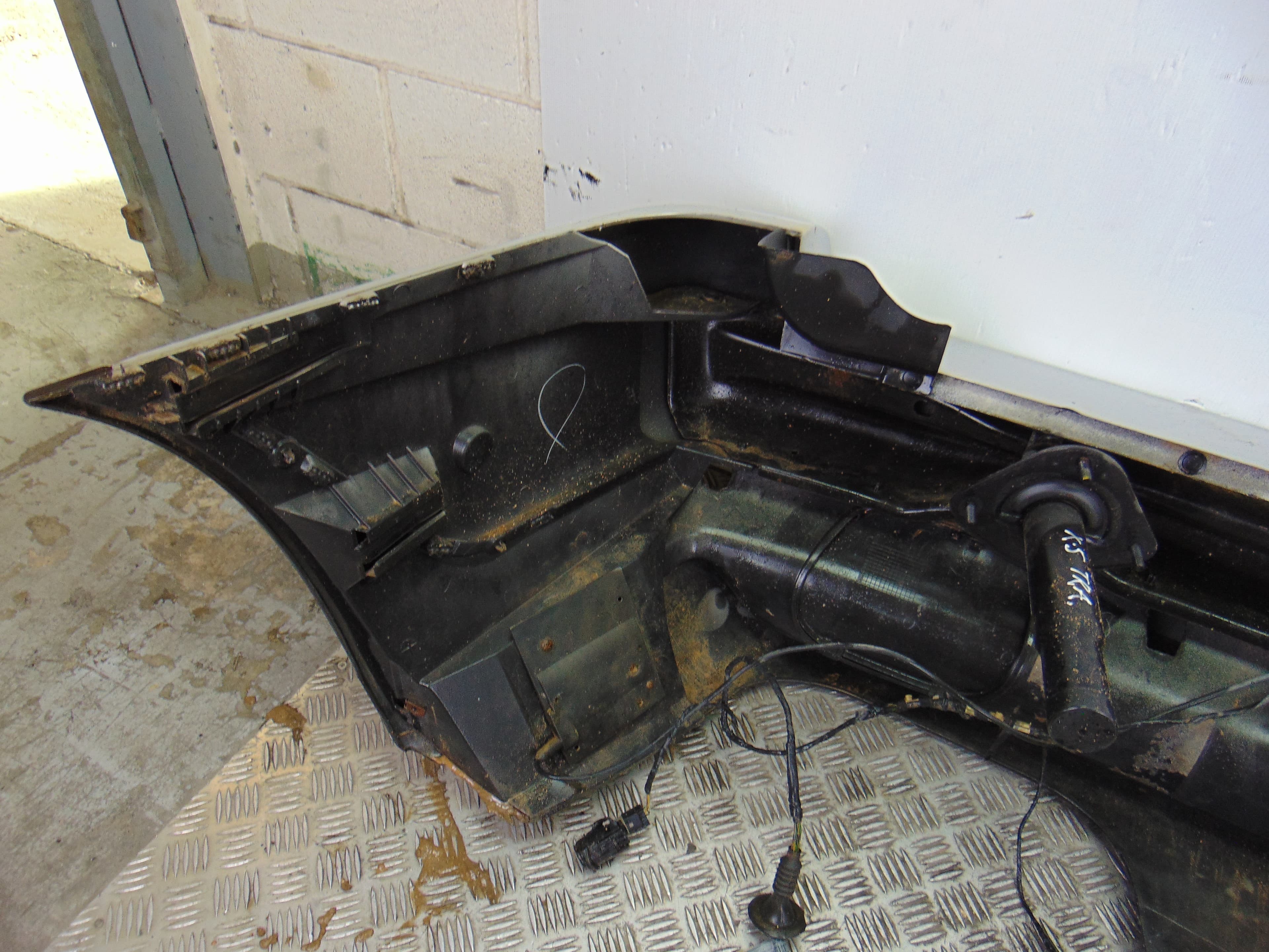 Paragolpes trasero, BMW Serie X5 (E53) 3.0d 2002 usado 2