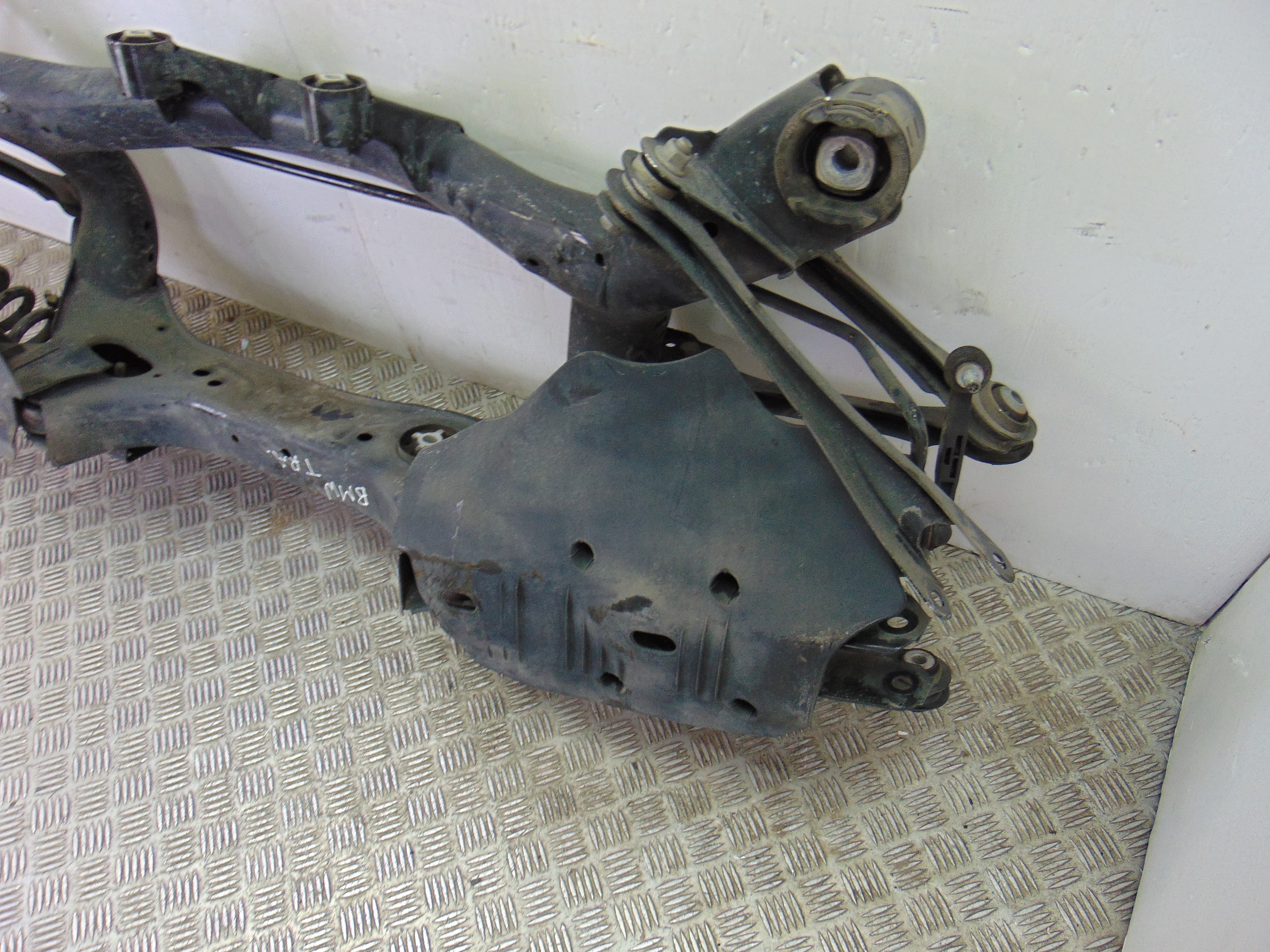 Puente trasero, BMW Serie 3 Touring (F31) 318d 2014 usado 2