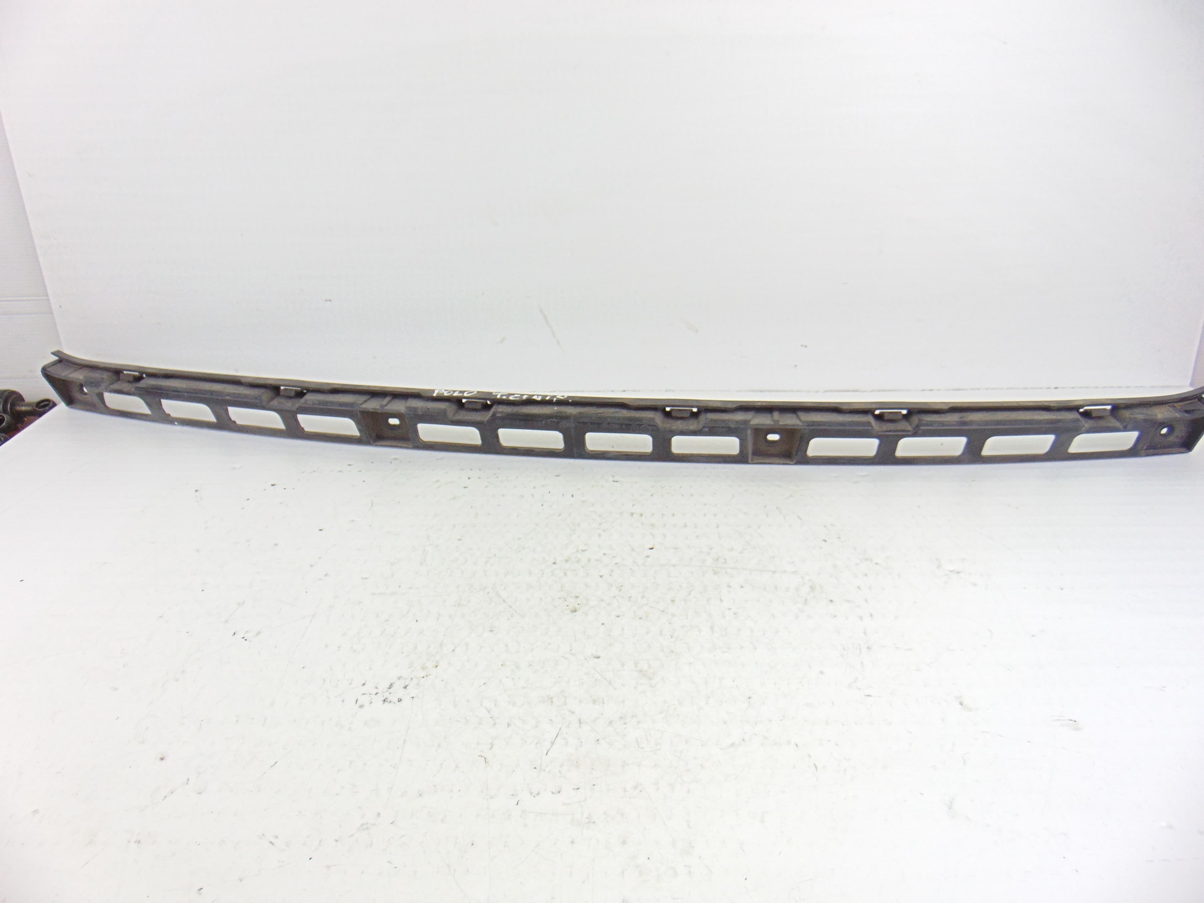 Molduras traseras, Volkswagen Polo V (6R1) GTI 2011, 6R6807863A usado 2