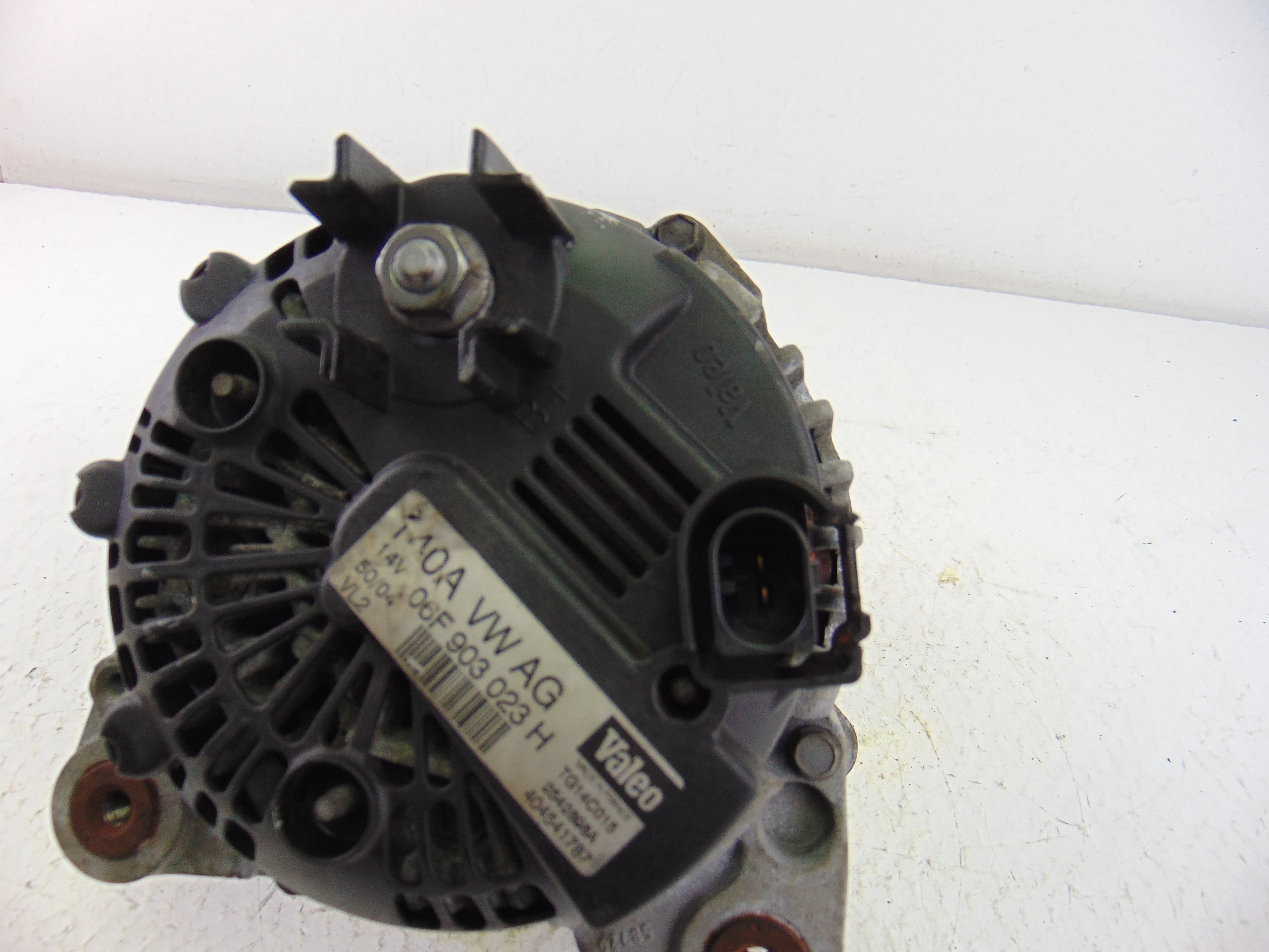 Alternador, 06F903023H usado 2