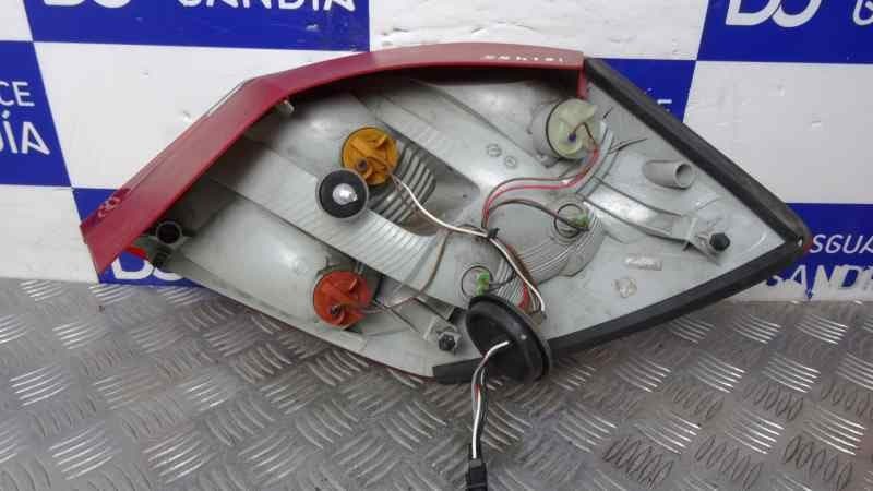 Piloto trasero izquierdo usado 2