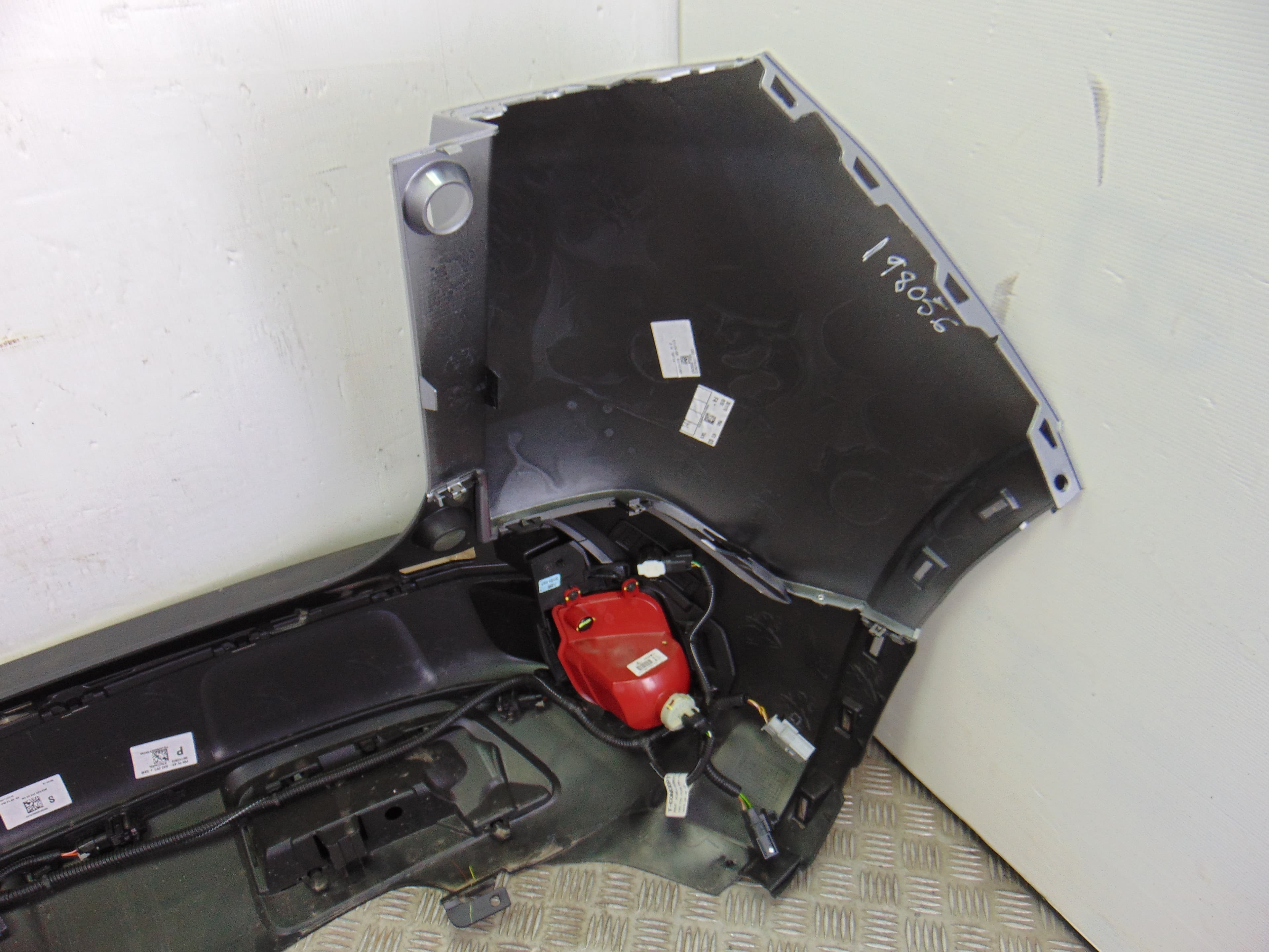 Paragolpes trasero nuevo 2