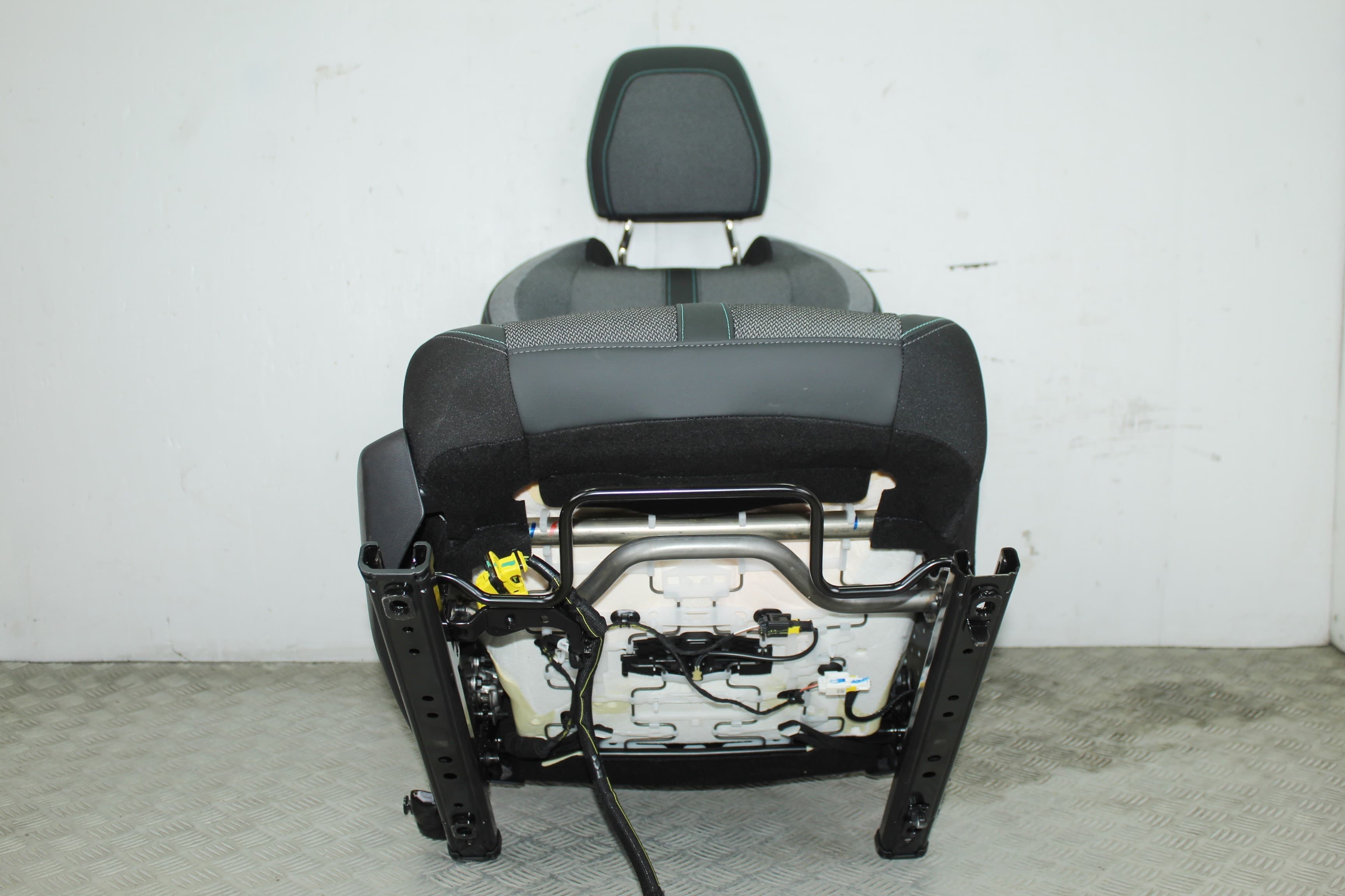 Juego asientos completo, Peugeot 308 (P5) Active Pack 2022 usado 2