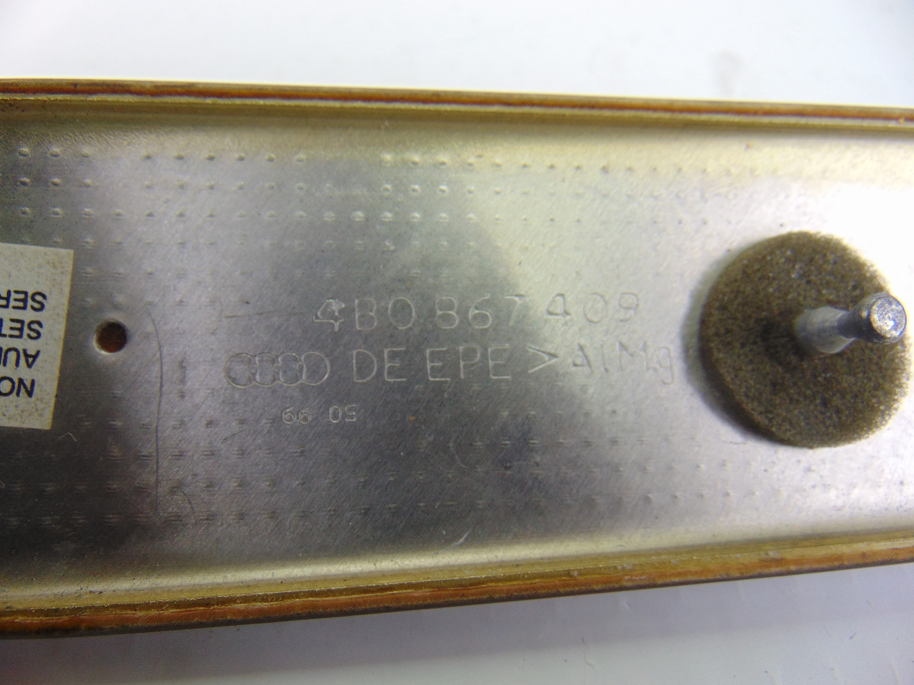 Molduras delanteras, Audi A6 Avant (4B5) 3.0 2002, 4B0867409 usado 2