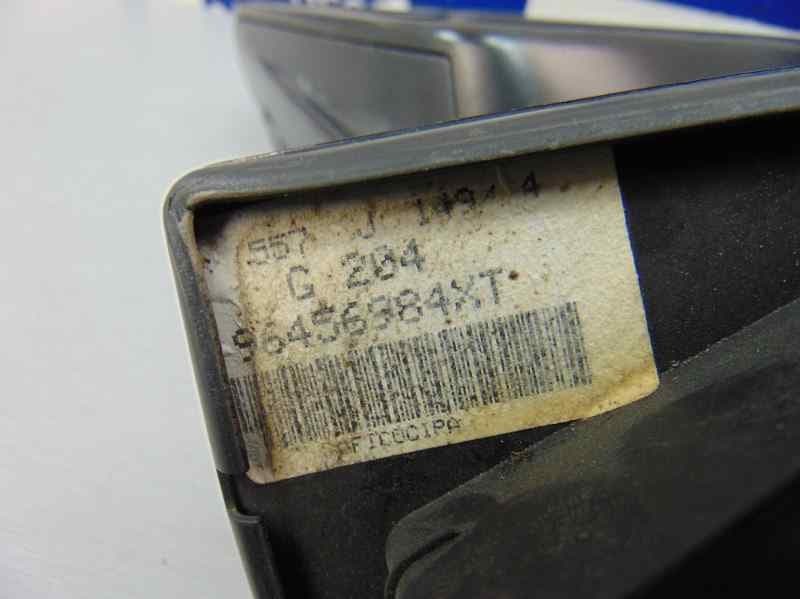 Retrovisor izquierdo usado 2