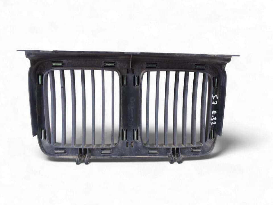 Rejilla paragolpes central, BMW Serie 7 (E32) 735i 1990, 1908697 usado 2
