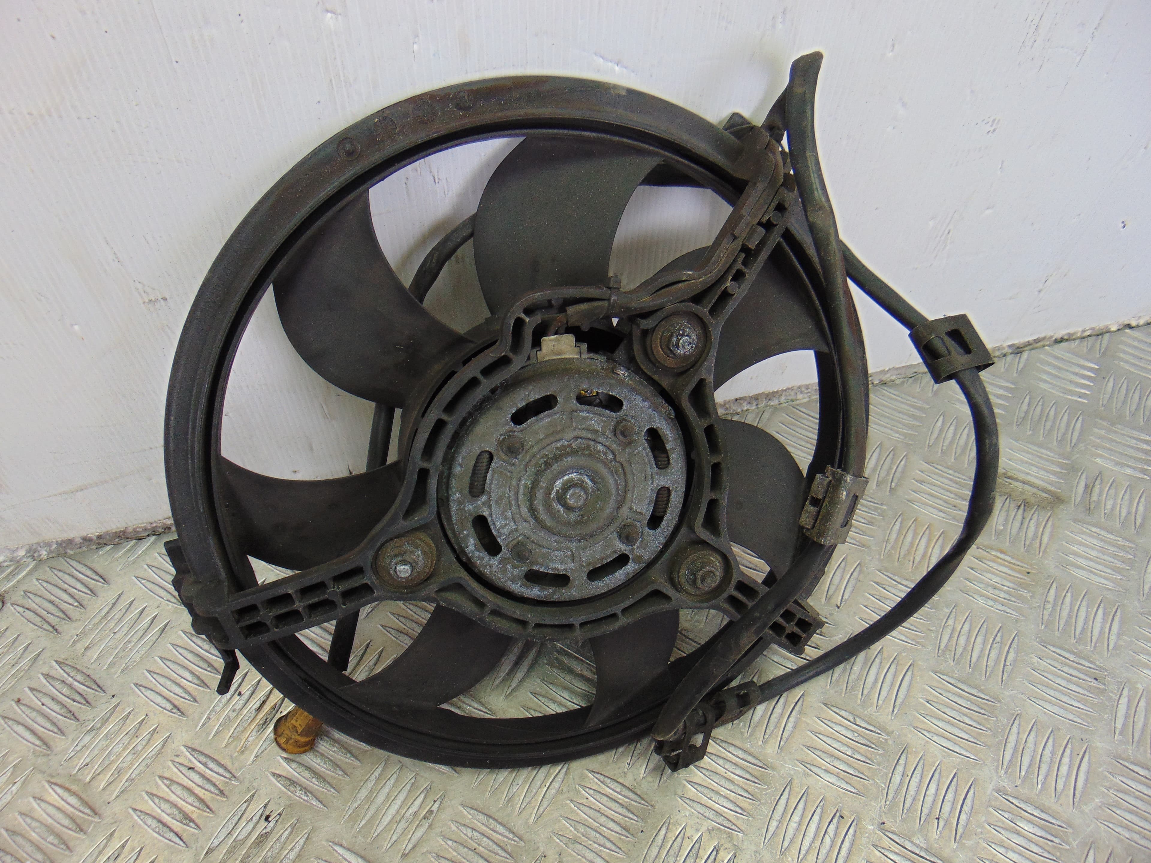 Electroventilador, Audi A4 Berlina (B5) 1.9 TDI 1999 usado 2