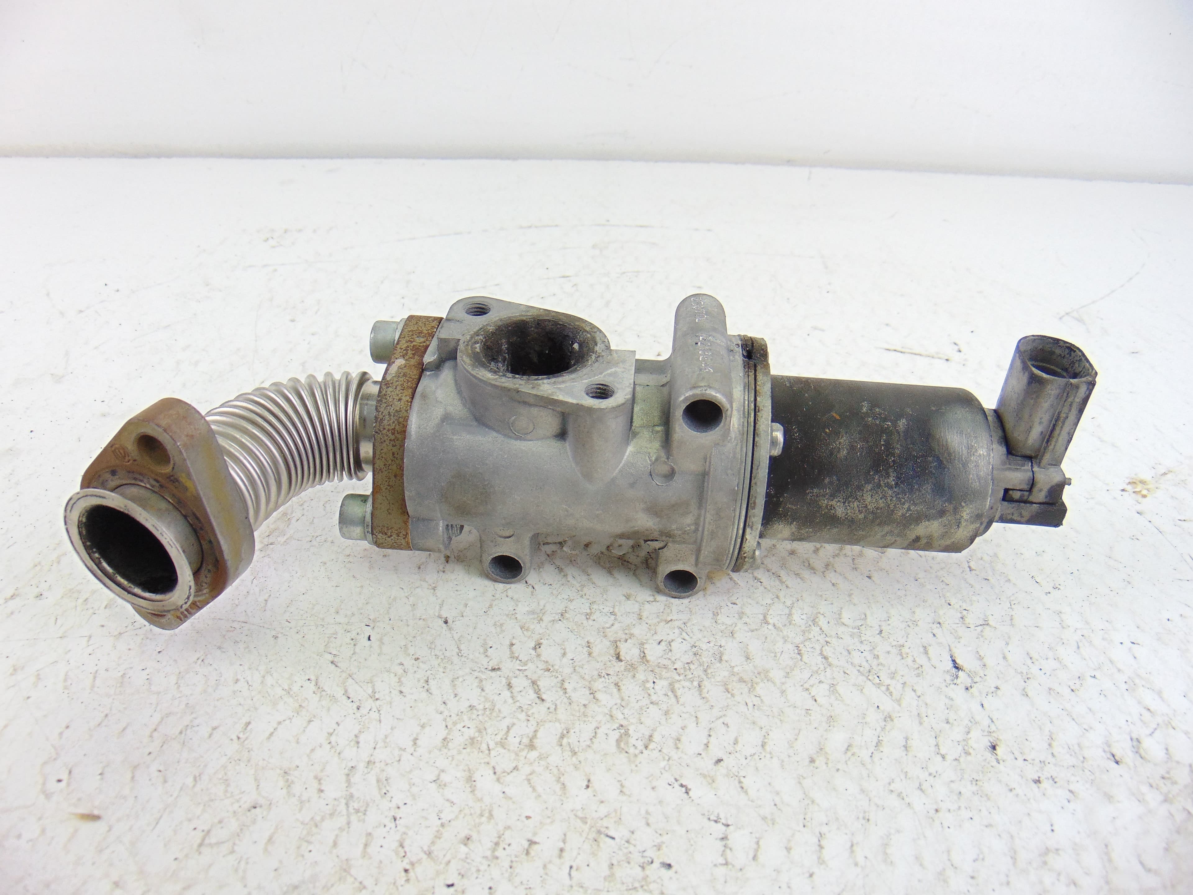 Valvula EGR, Opel Vectra C Berlina Comfort 2005 usado 2