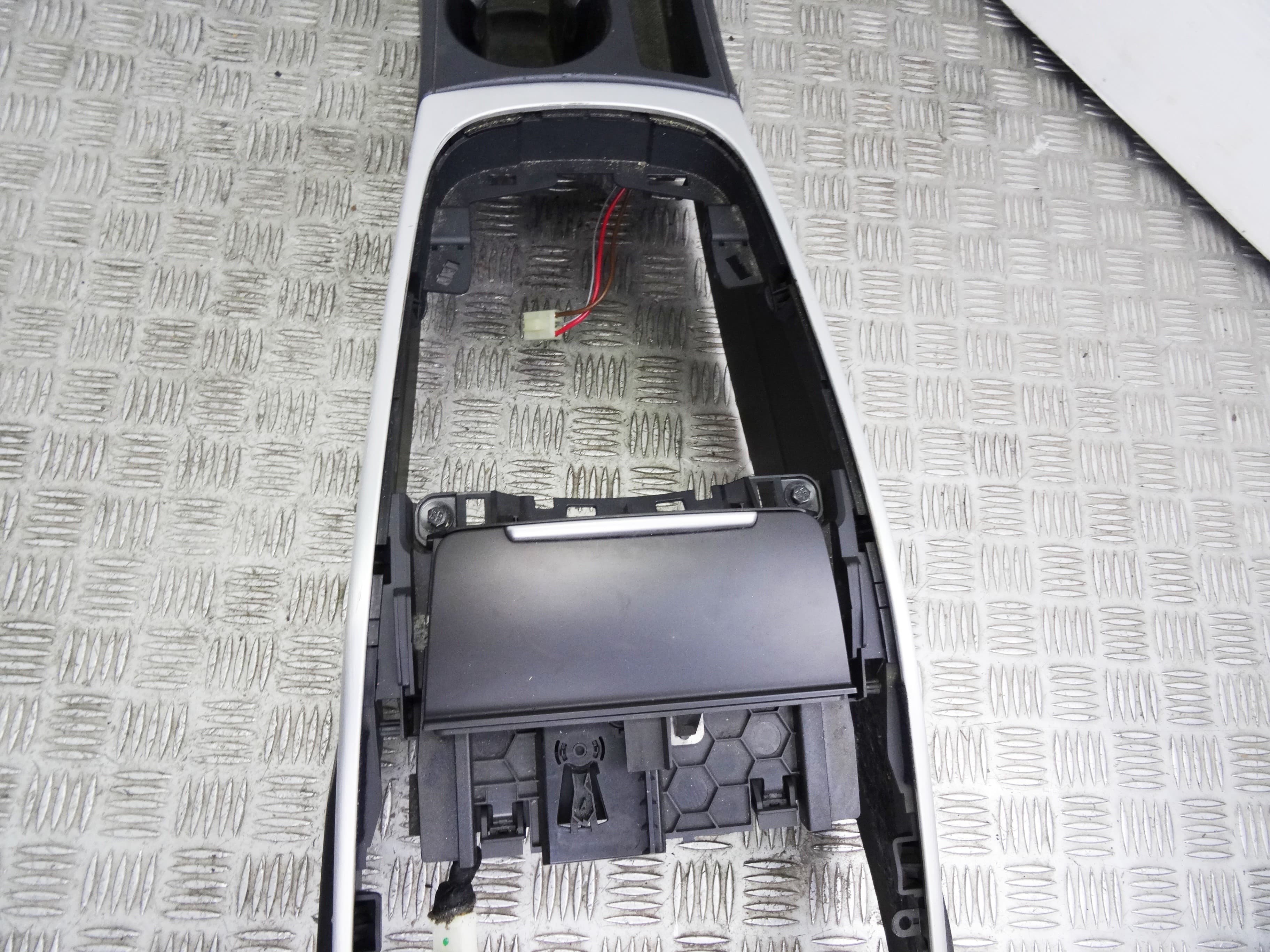 Apoyabrazos central, Audi A5 Coupe (8T) 2.7 TDI 2008, 8K0864981F usado 2