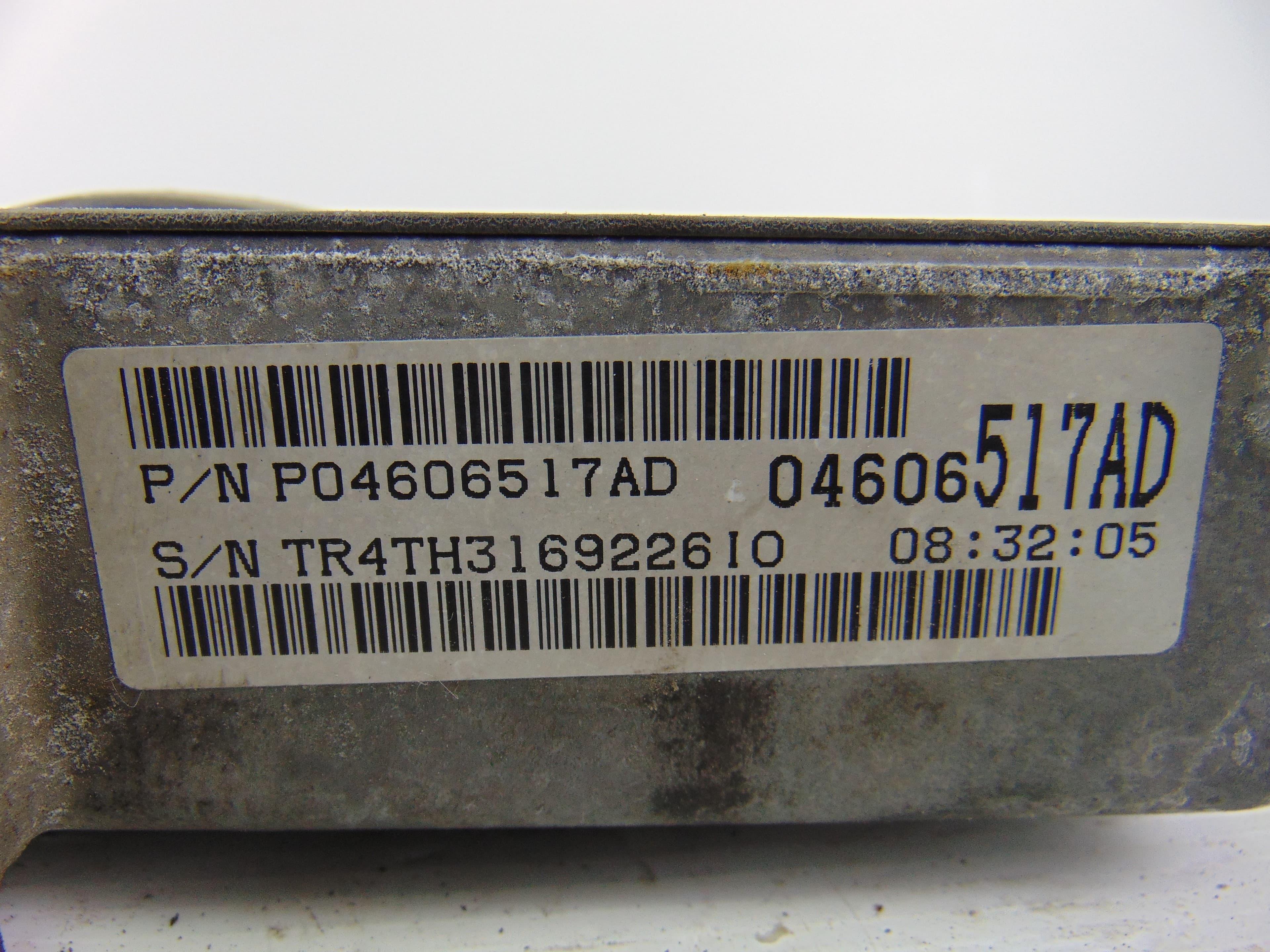 Centralita motor uce, 04606517AD usado 2
