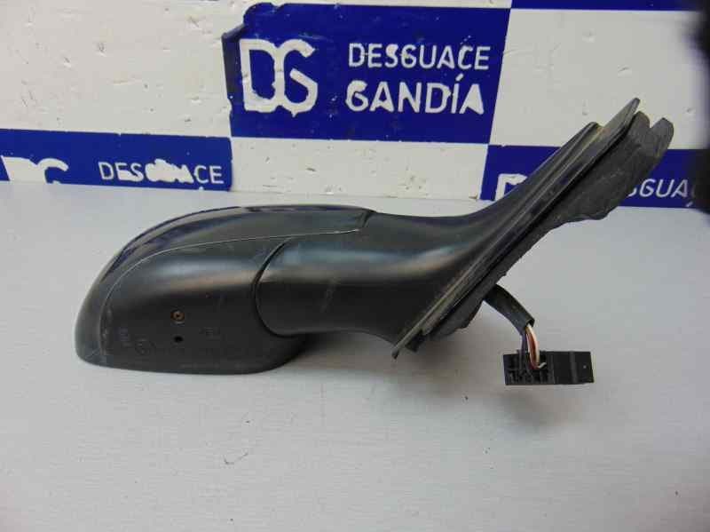 Retrovisor derecho usado 2