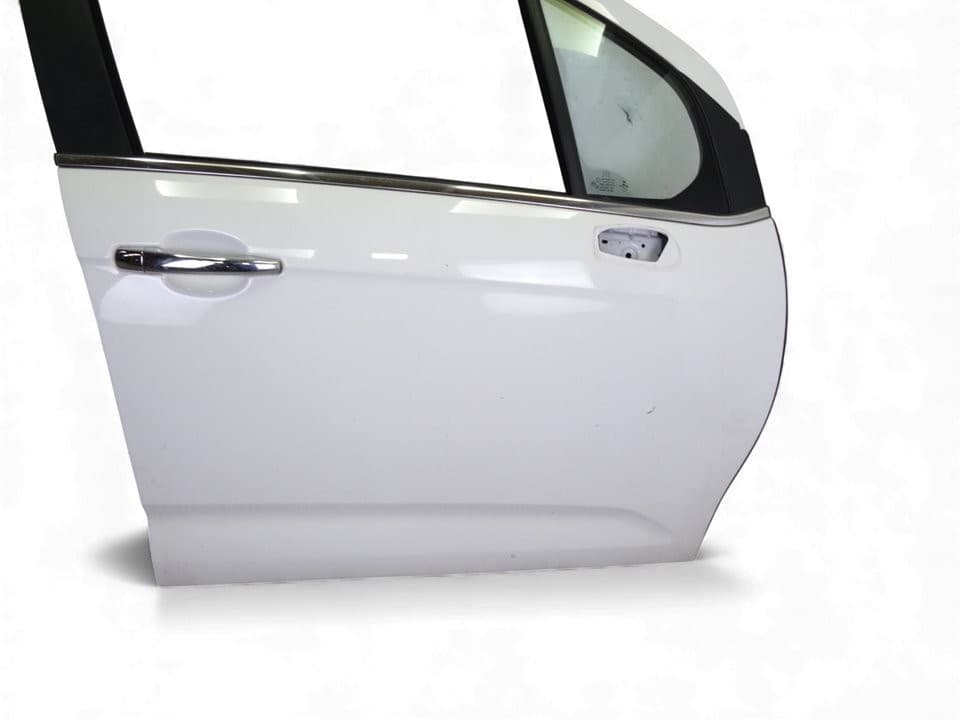 Puerta delantera derecha, Citroen C3 Live Edition 2016 usado 2