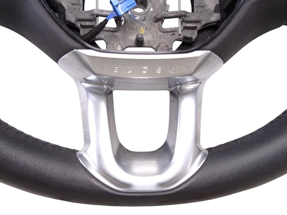 Volante, Peugeot 208 Style 2016 usado 2