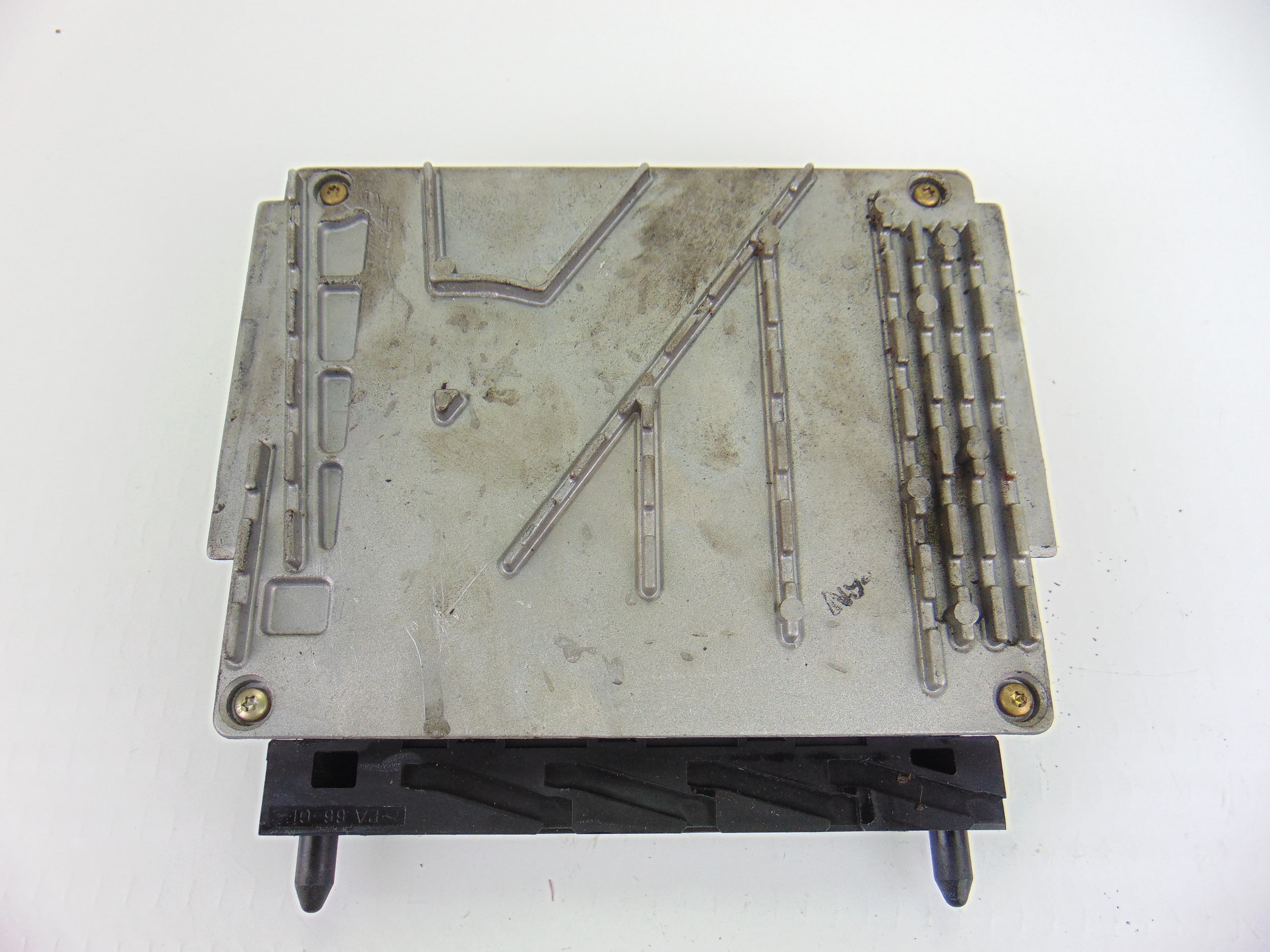 Centralita motor uce, 08677708A usado 3