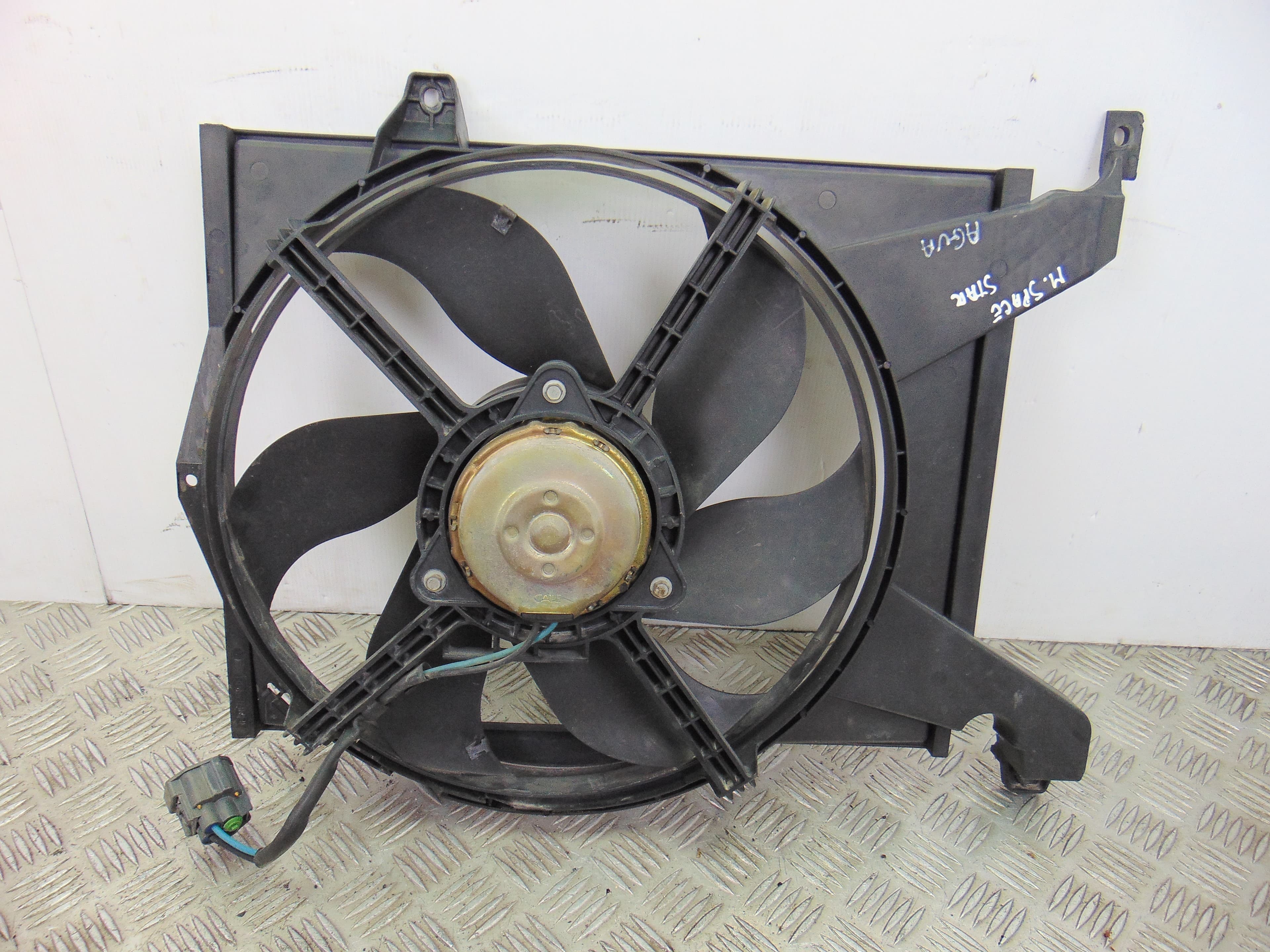 Electroventilador, Mitsubishi Space Star (DG0) 1900 Di-d 2002 usado 3