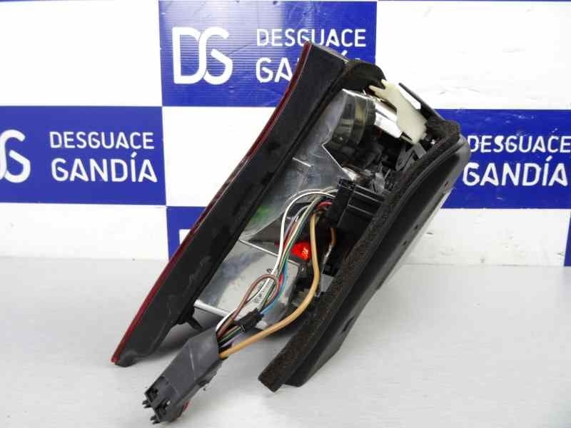 Piloto trasero izquierdo usado 3
