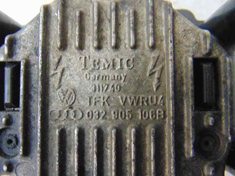 Bobina encendido, Audi A3 (8P1) 1.6 Ambiente 2006, 032905106B usado 3