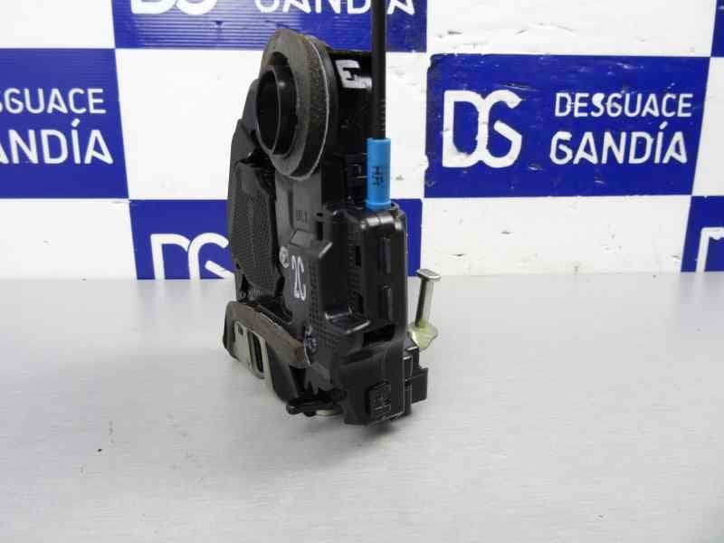 Cerradura puerta trasera izquierda, Toyota Auris (E15) Sol 2007 usado 3