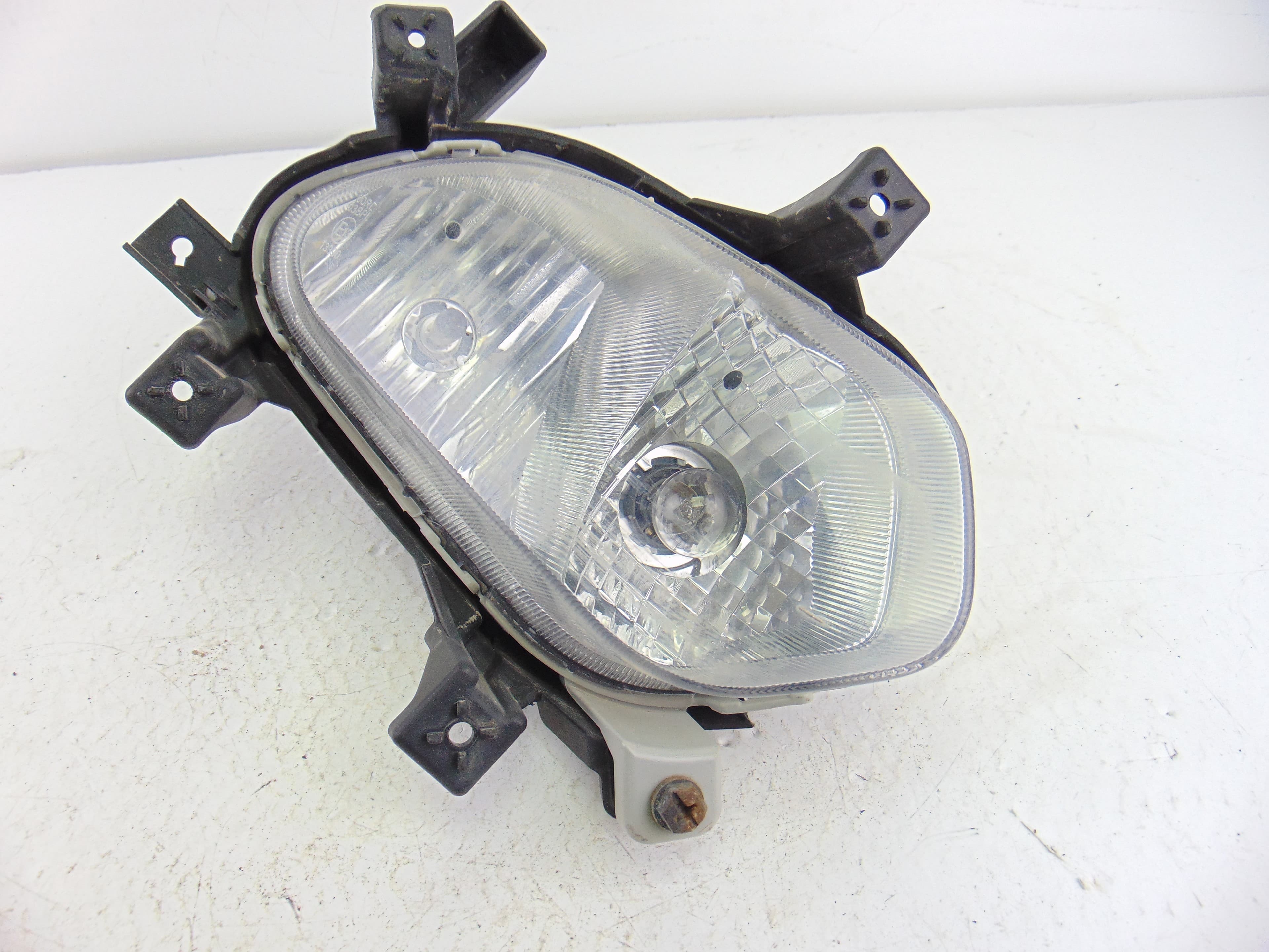 Faro antiniebla derecho, Kia Ceed (Jd) Concept 2012 usado 3