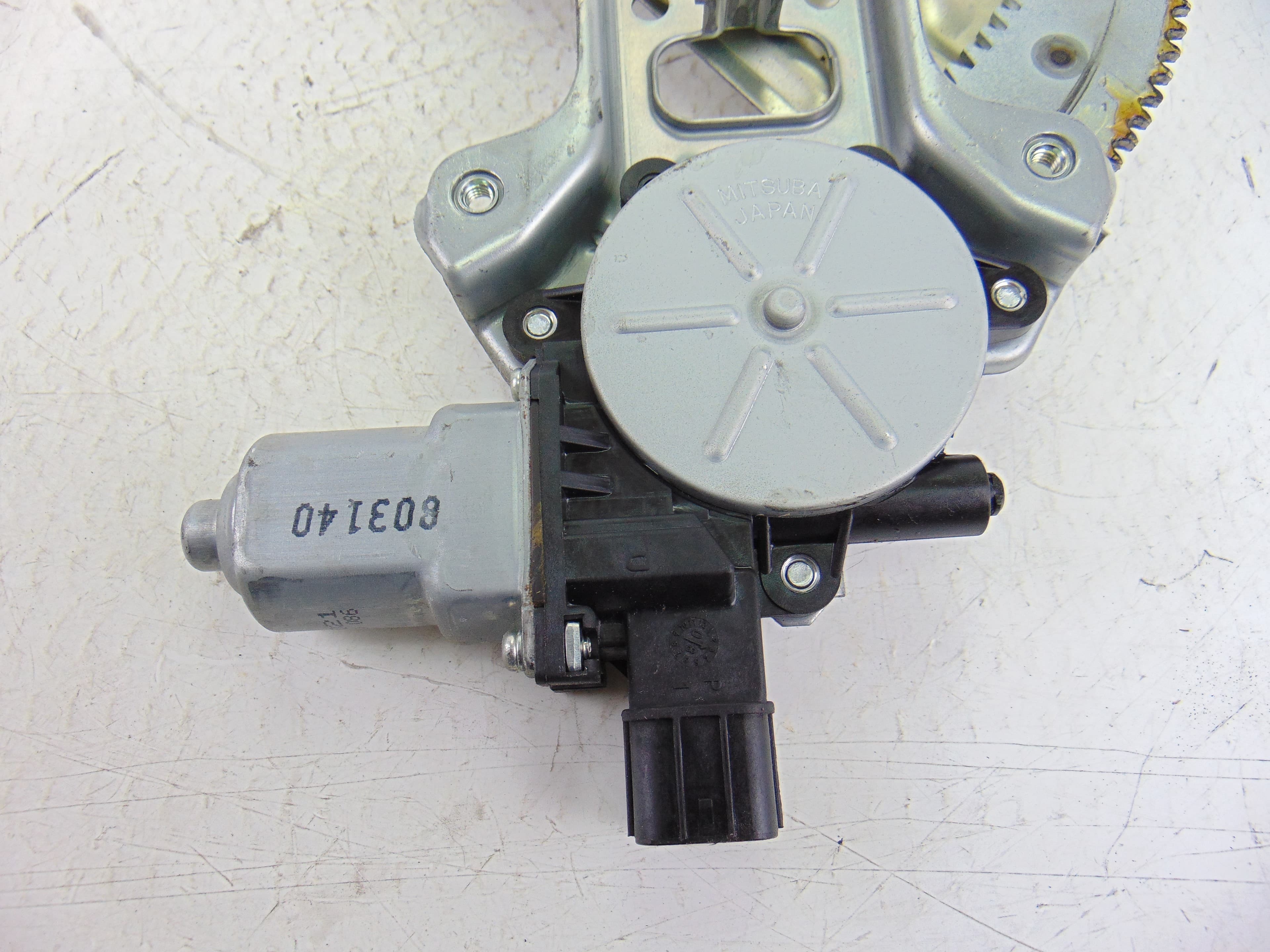Elevalunas delantero derecho, Citroen C-crosser Vtr 2009 usado 3