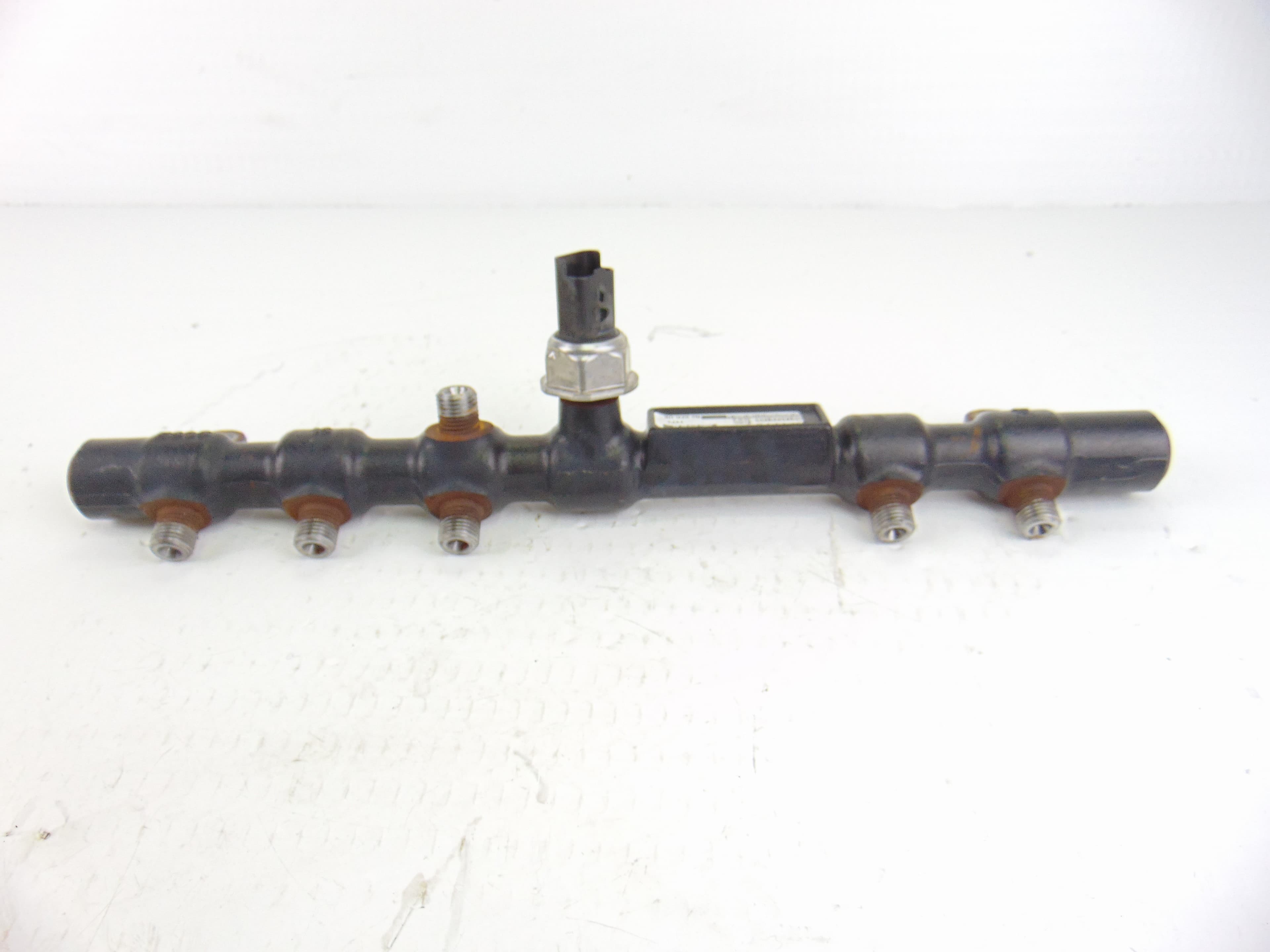 Rampa inyectora, R9145Z010B usado 3