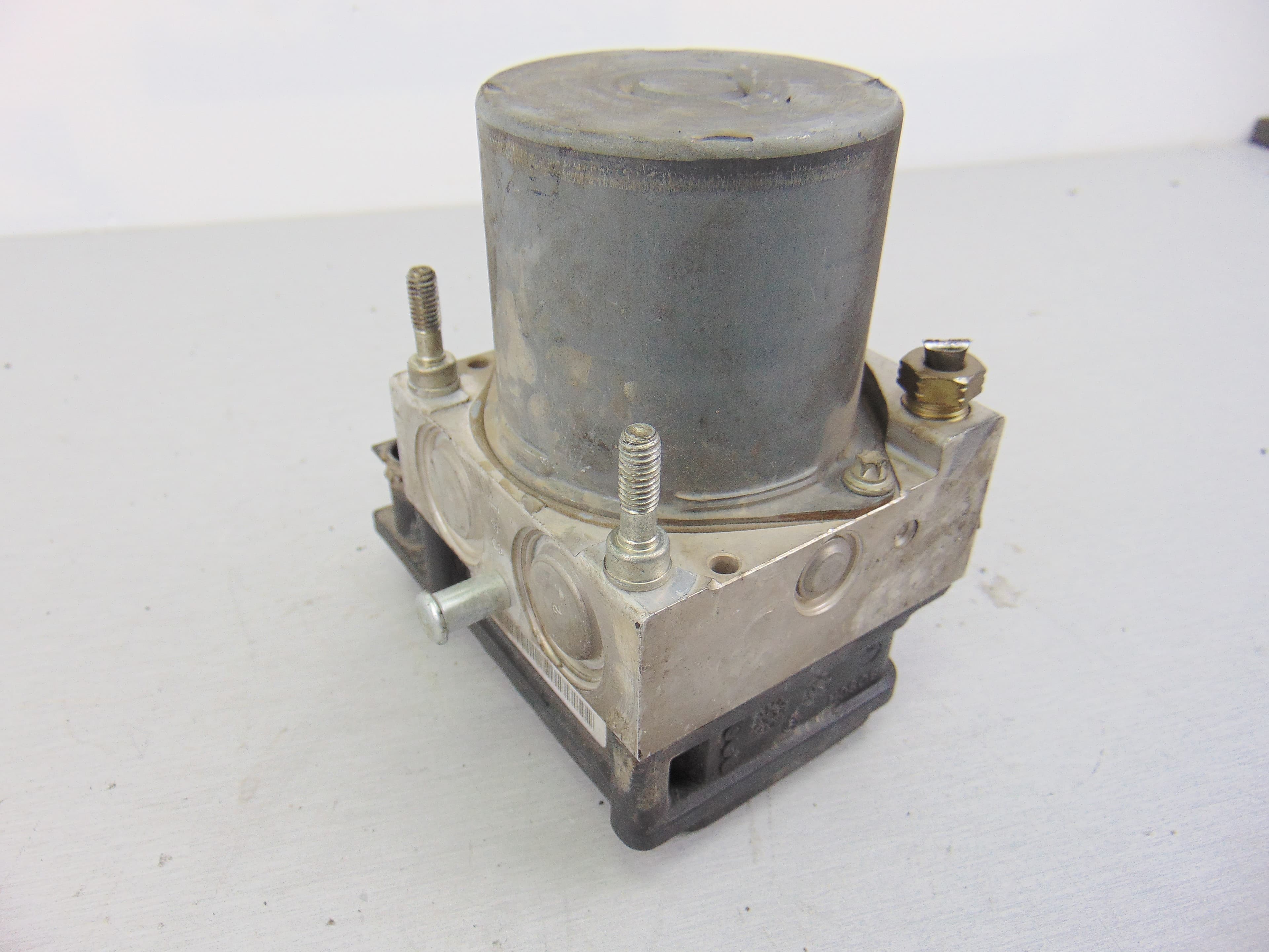 ABS, Ford Mondeo Berlina (Ge) Ambiente 2007, 5S712M110AB usado 3