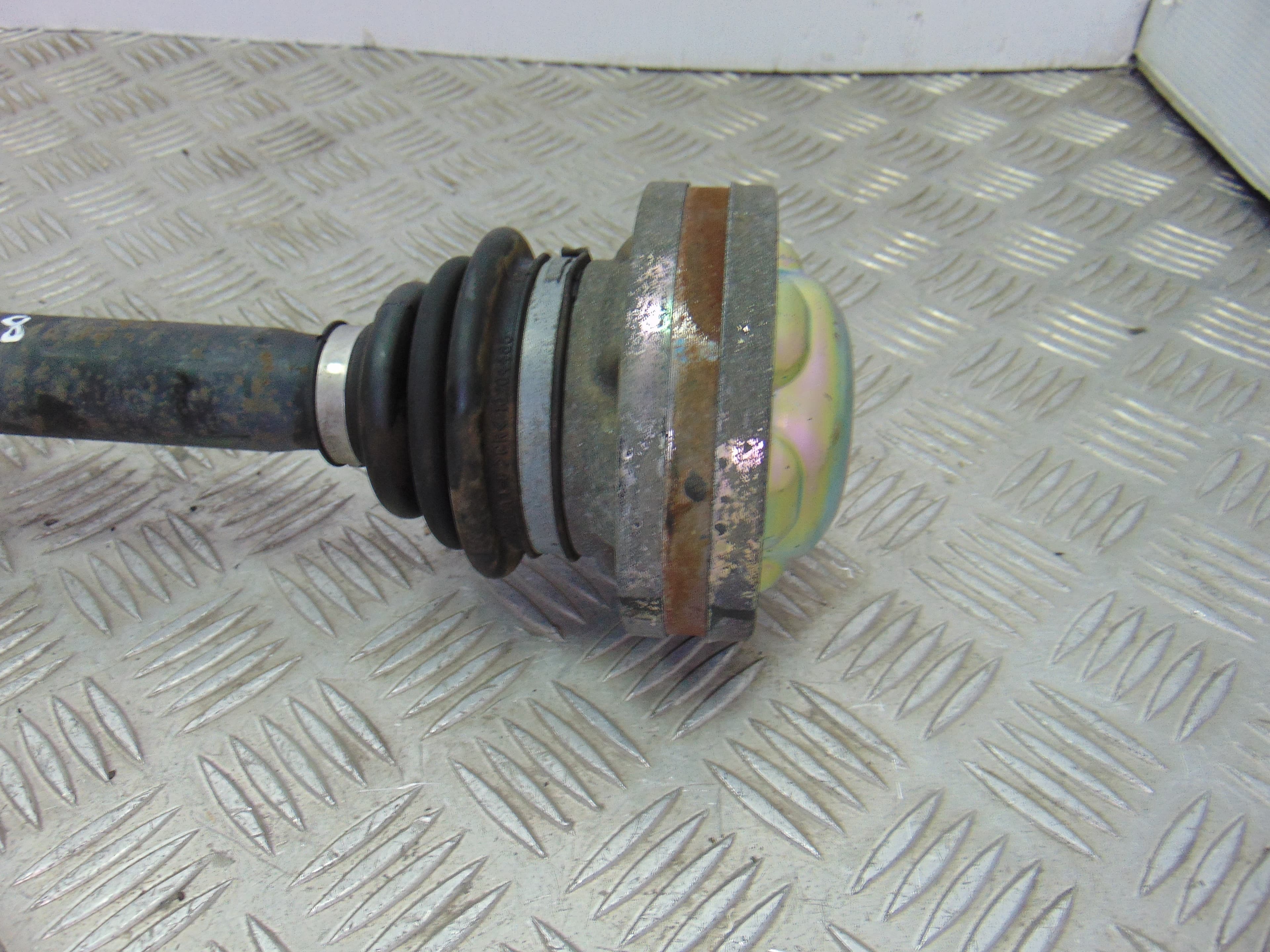 Transmision trasera derecha, Ssangyong Rodius Xdi 2010 usado 3