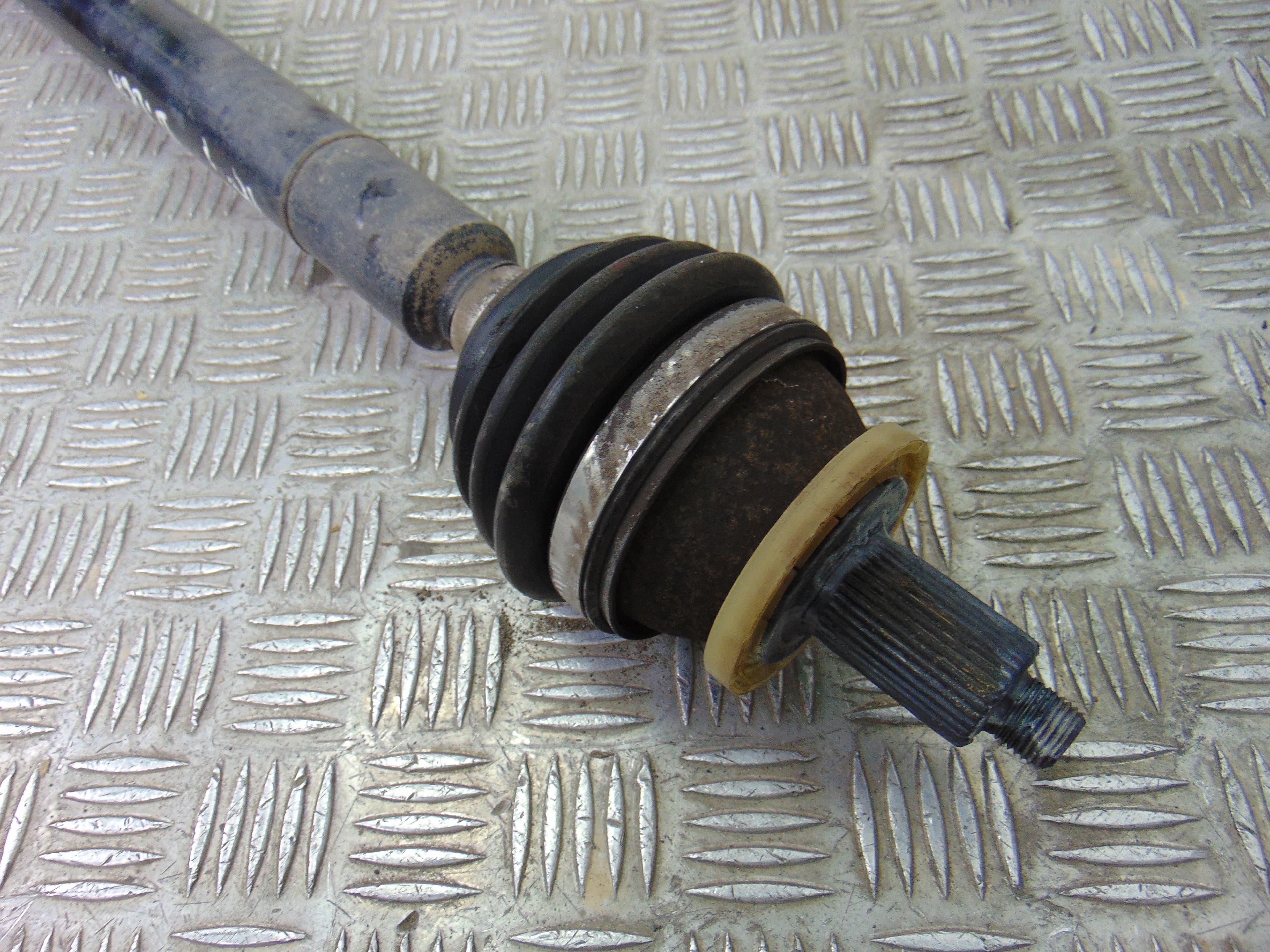 Transmision delantera derecha, Seat Ibiza (6L1) Cool 2002 usado 3