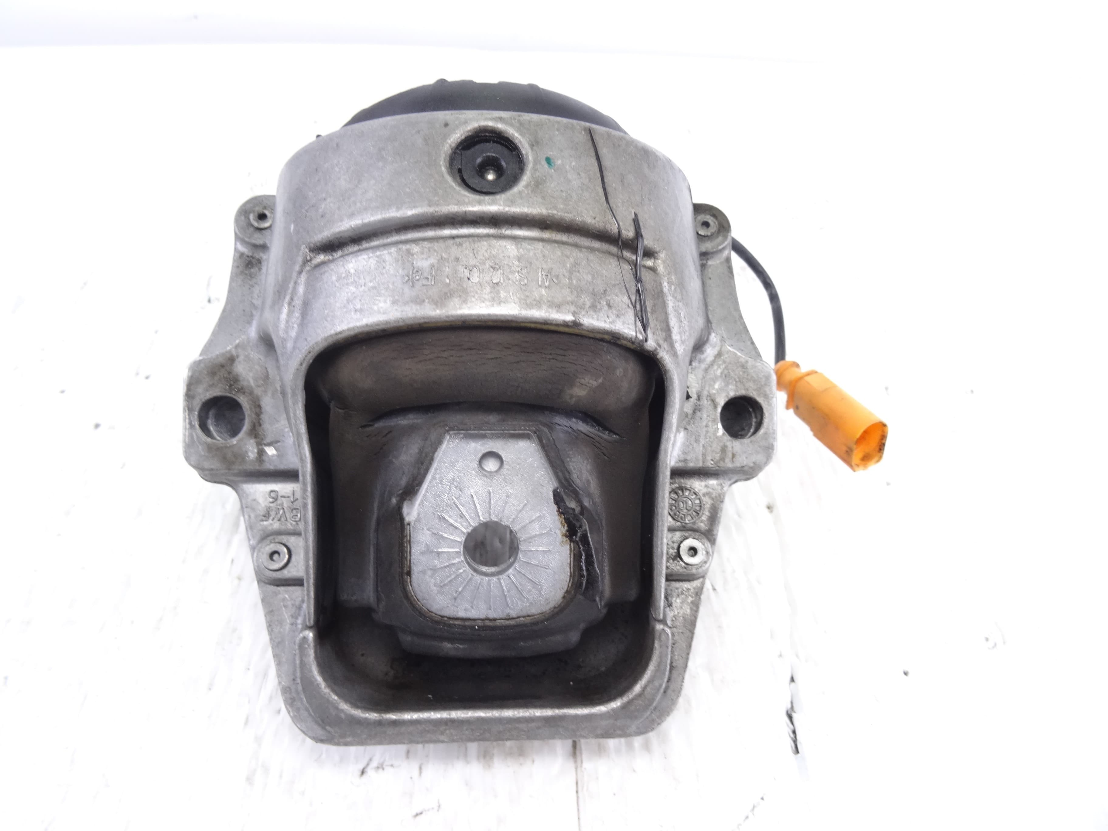 Soporte motor, Audi A5 Coupe (8T) 2.7 TDI 2008, 8K0199381 usado 3