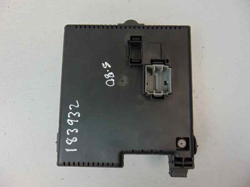 Caja reles / fusibles, Volvo S80 Berlina D5 2004, 8676391 usado 3