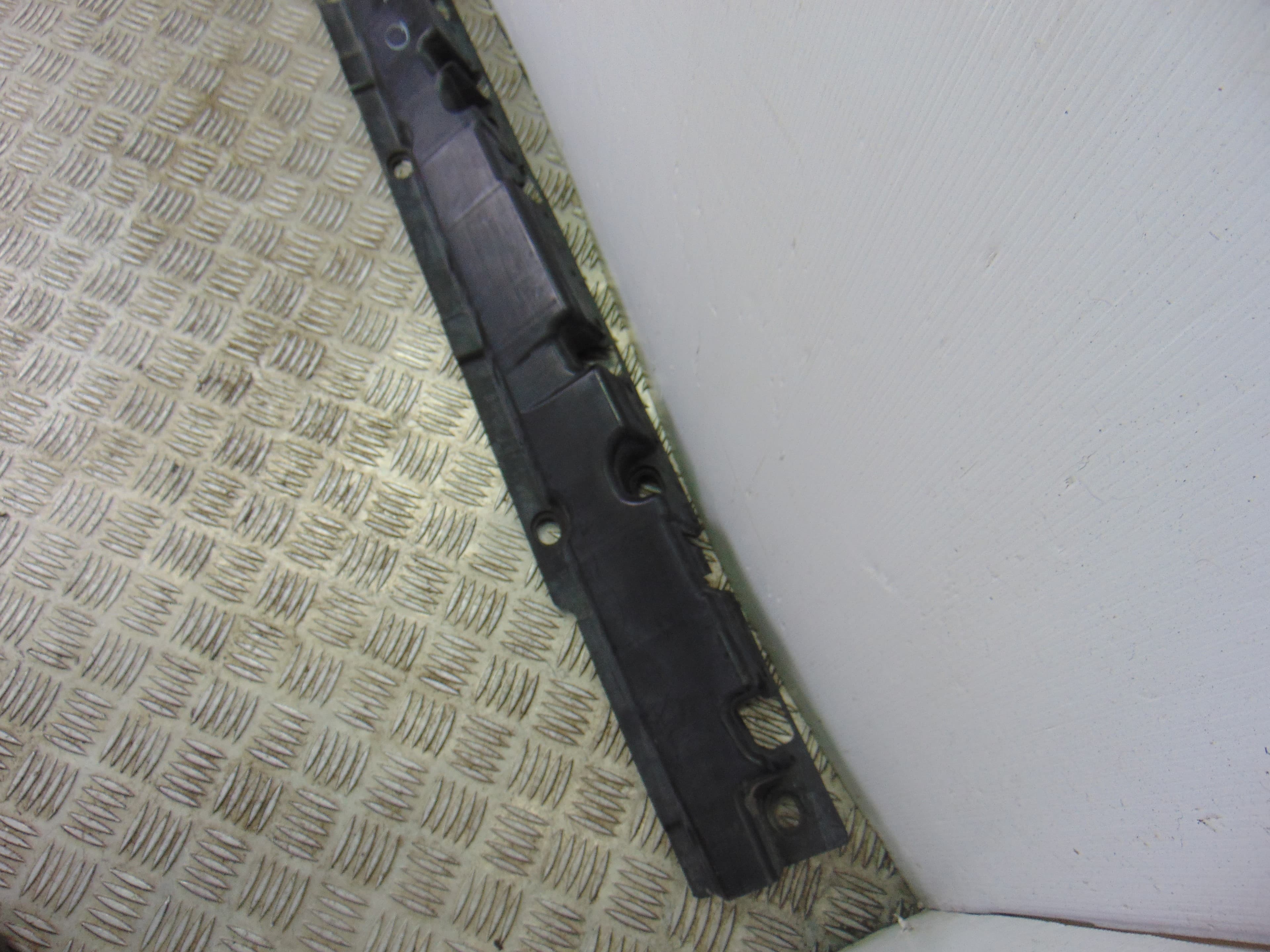 Faldon lateral, 7207195 usado 3